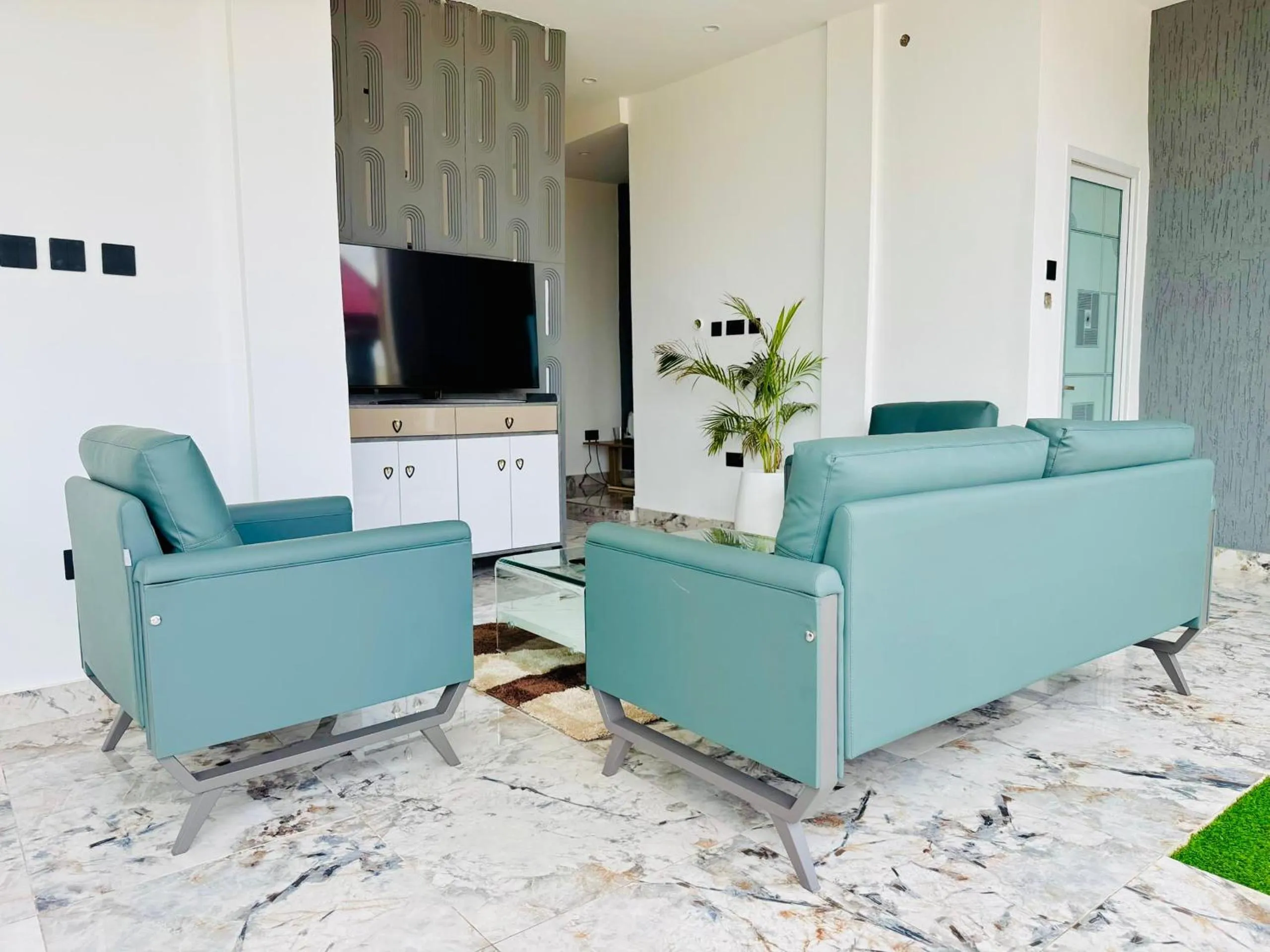 Kamara Lakeview Hotel