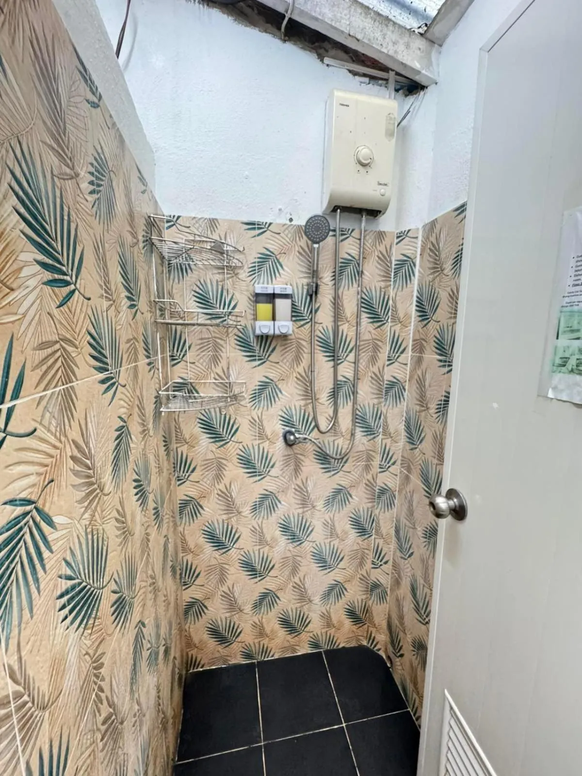 Shower in Comfy Crib Hostel