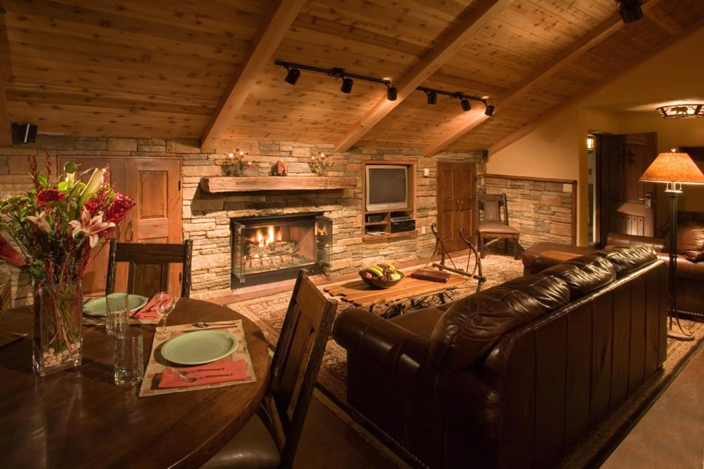 Living room in Alpine Village Suites