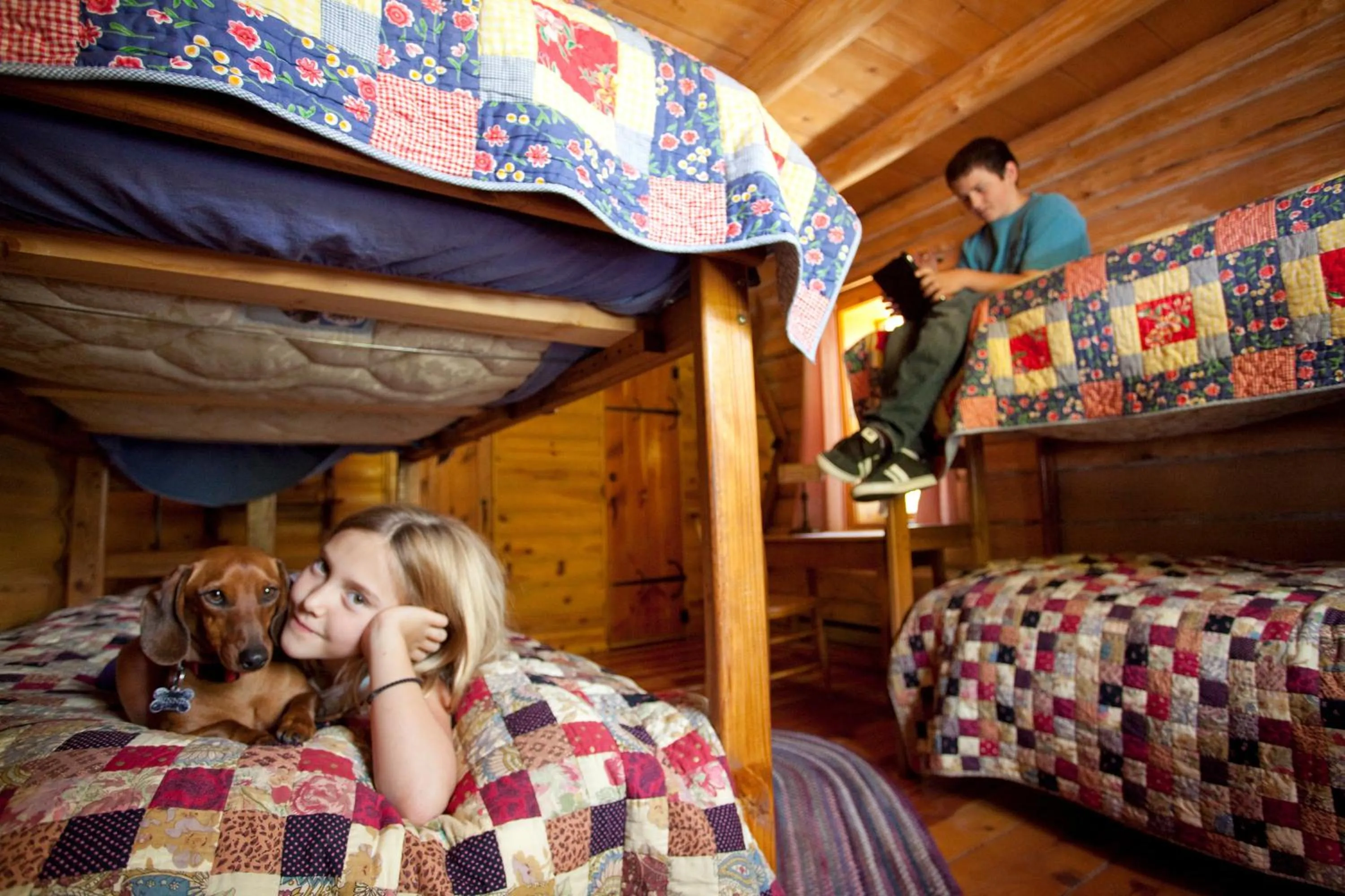 Bedroom, Bed in Alpine Village Suites