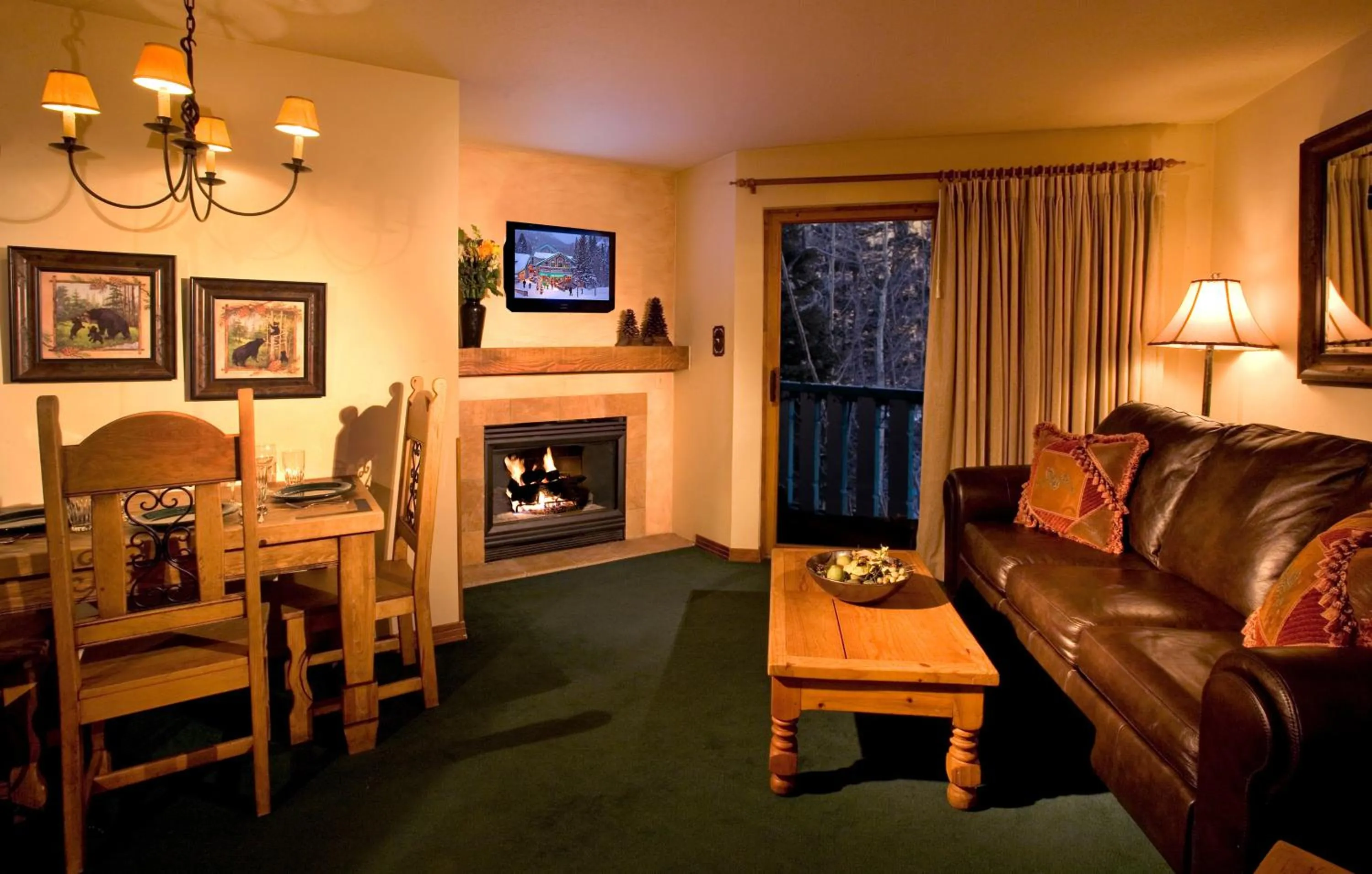 Living room in Alpine Village Suites