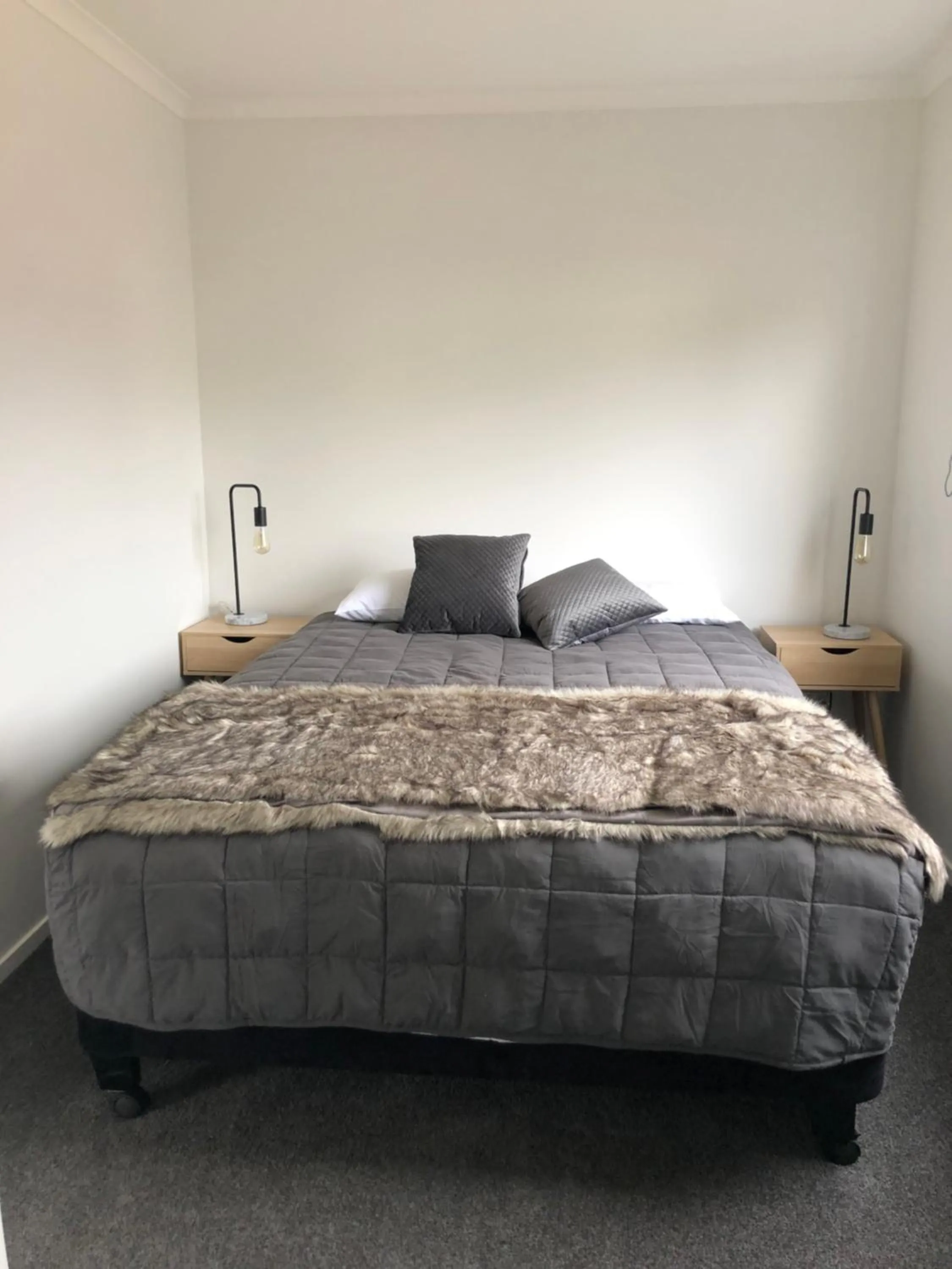 Photo of the whole room, Bed in Kaka Point Motels