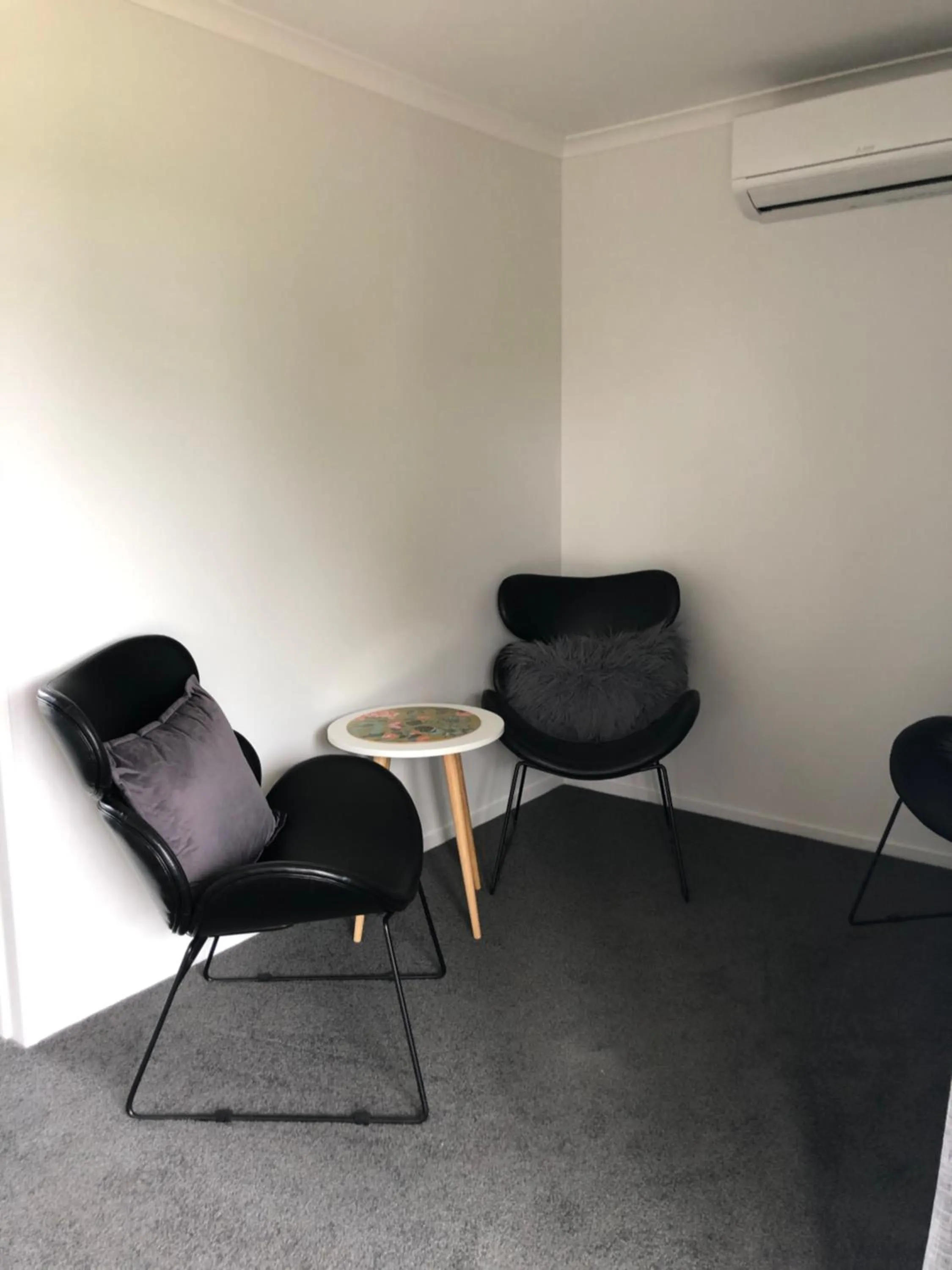 Seating area in Kaka Point Motels