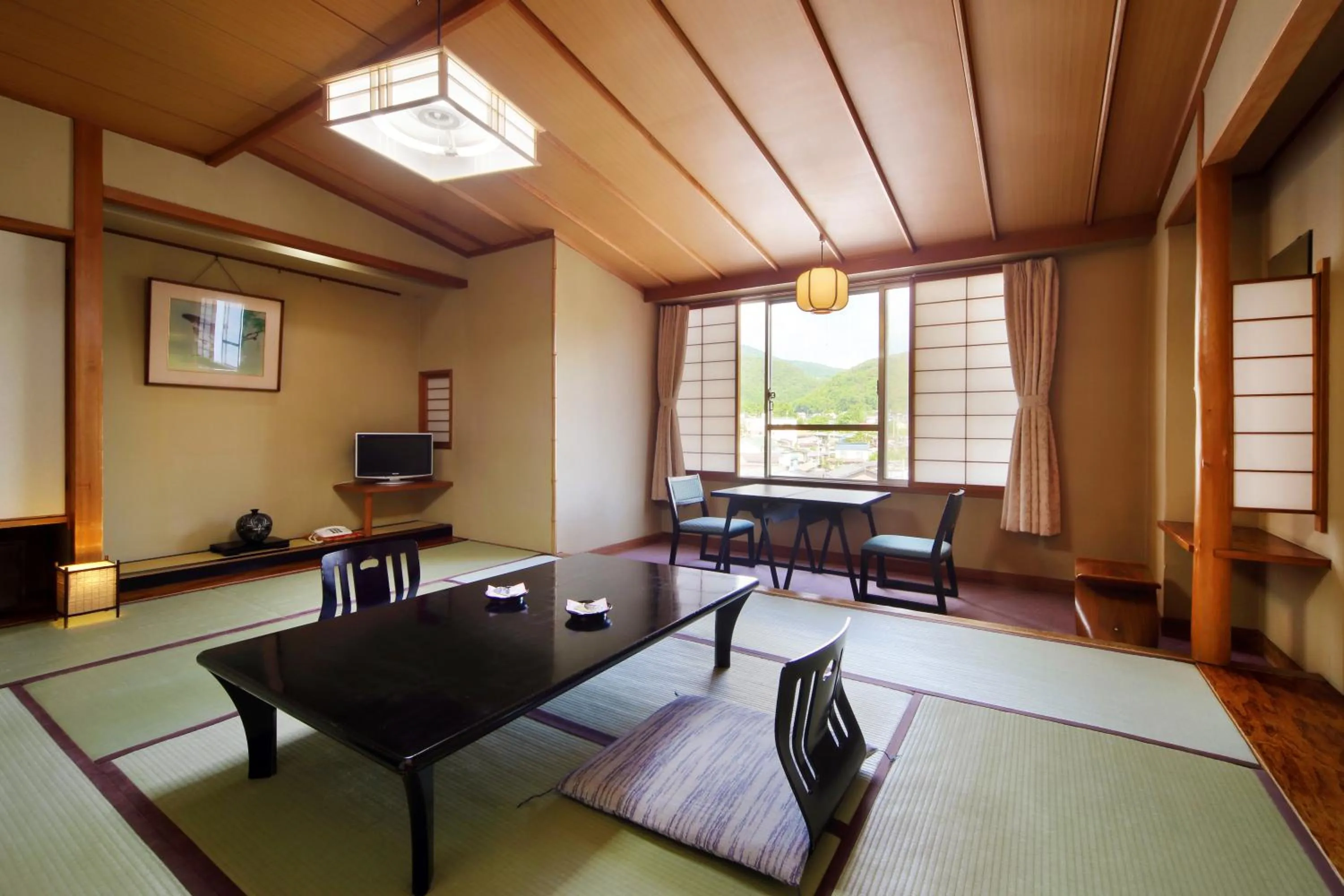 Photo of the whole room in Kami no yama Azumaya