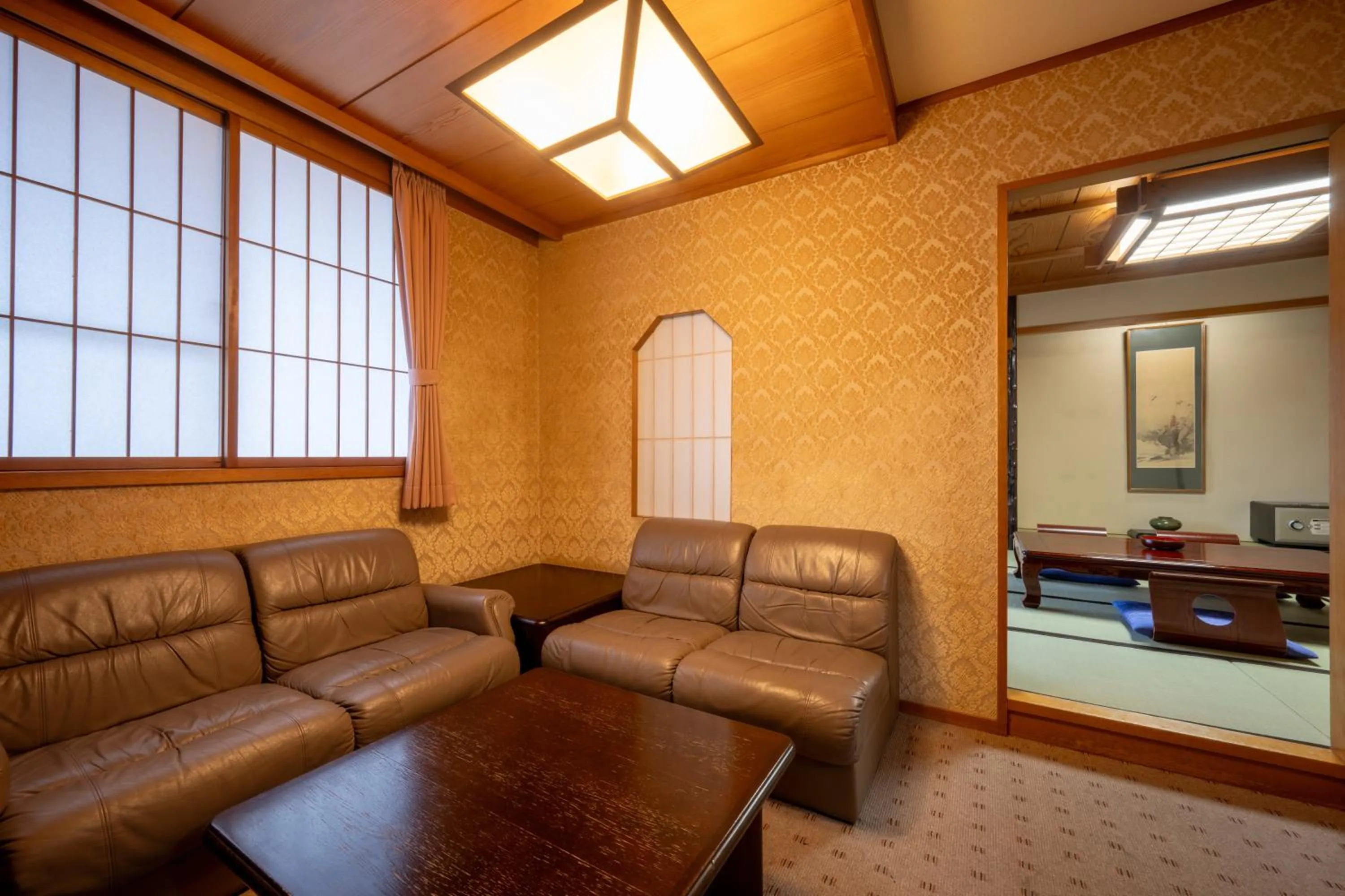 Photo of the whole room in Kami no yama Azumaya