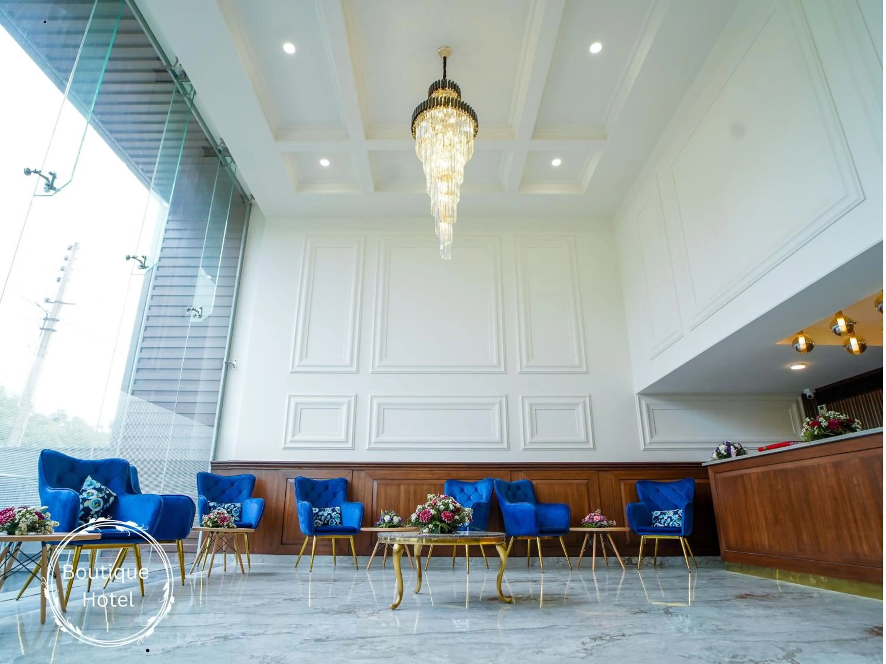 Living room in Saltstayz Select - Golf Course Road & Sector 57