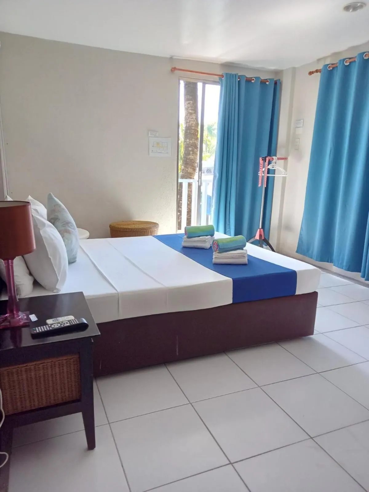 Property building, Bed in MR Holidays Hotel