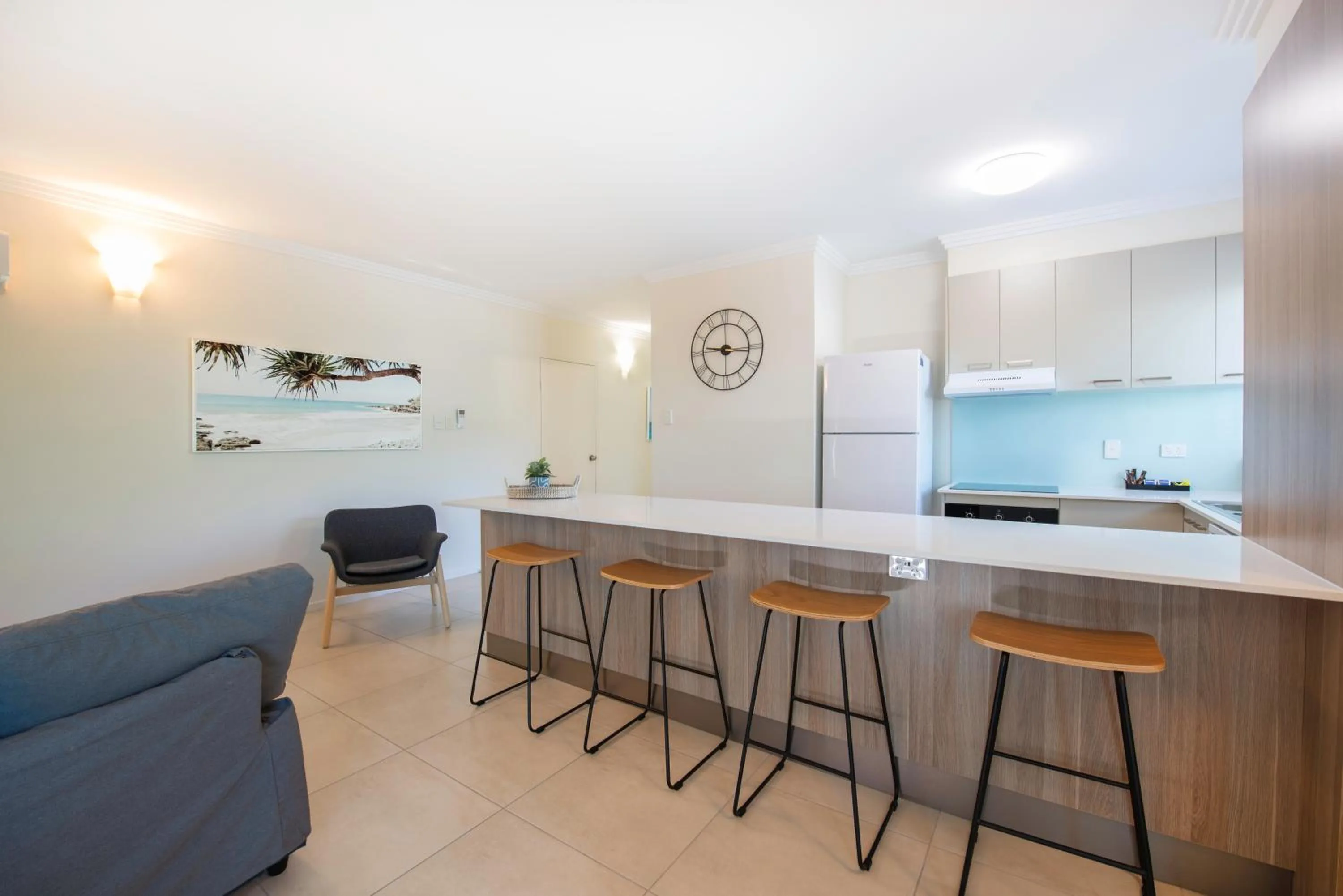 Kitchen or kitchenette in Coral Sea Vista Apartments