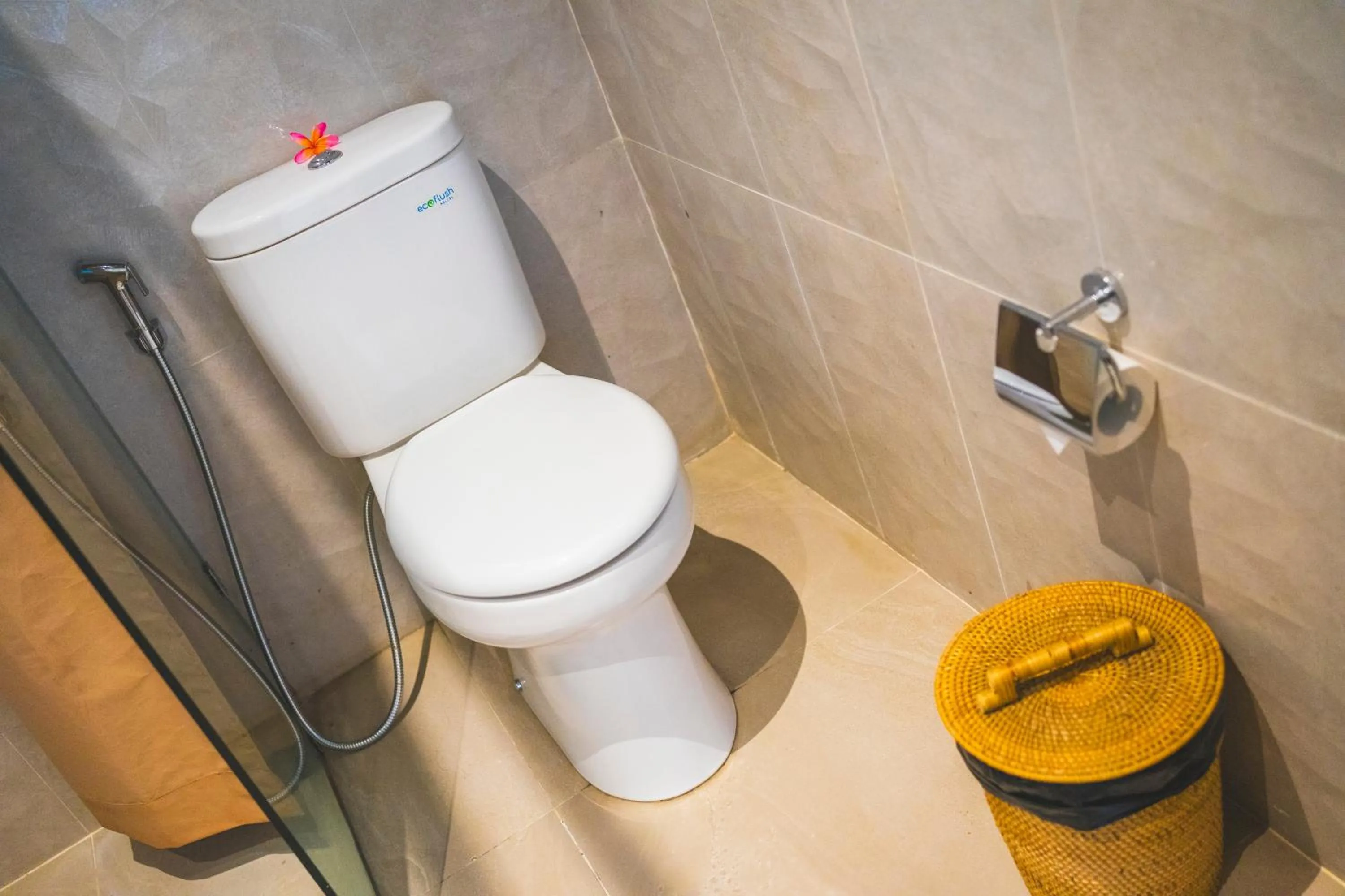 Toilet in Gayatri Retreat Ubud