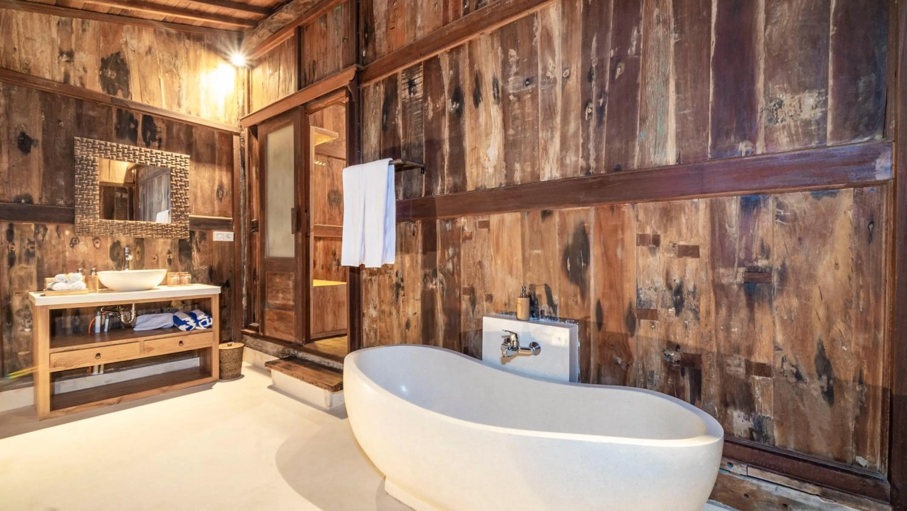 Bathroom in Gayatri Retreat Ubud