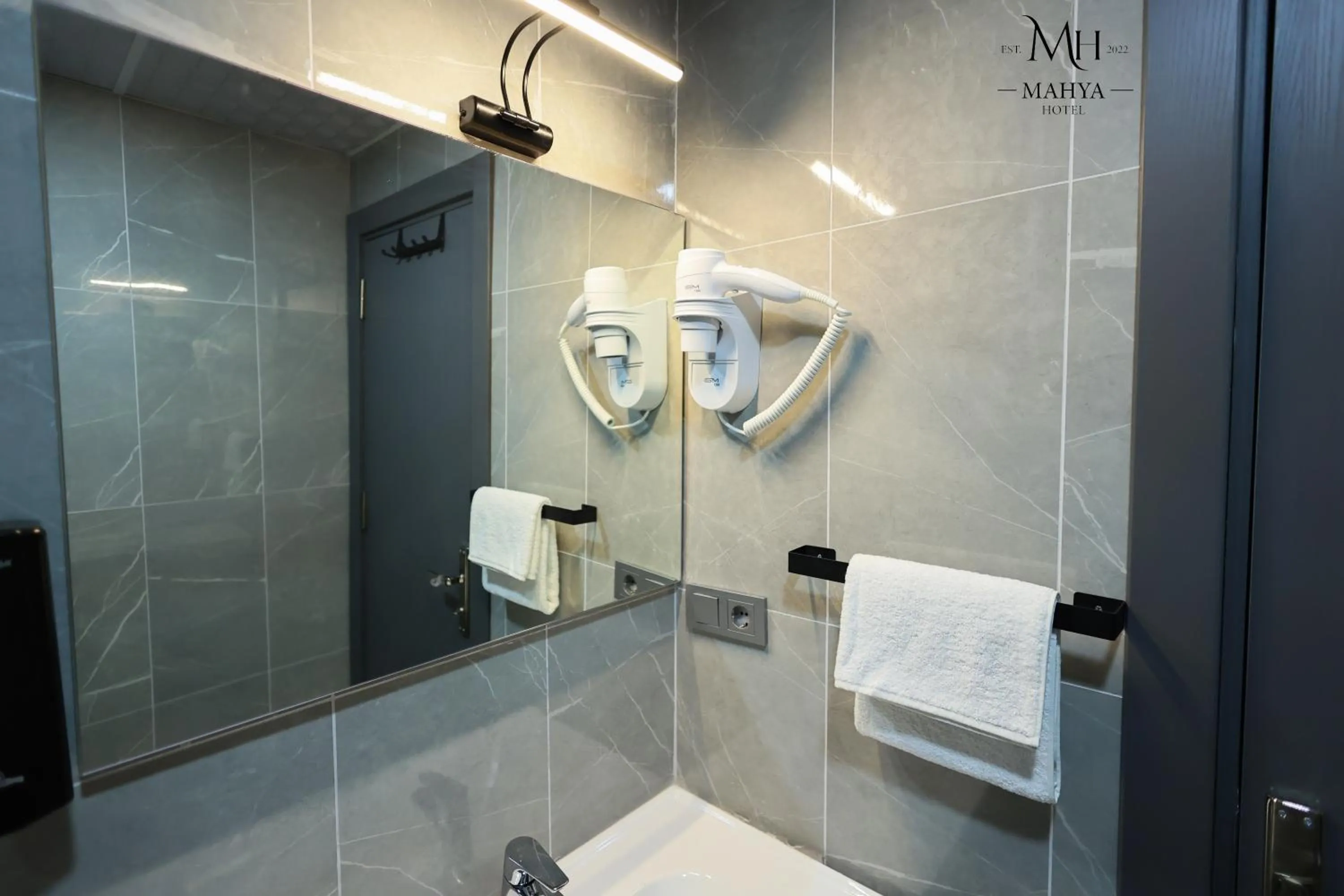 Shower in Mahya Hotel