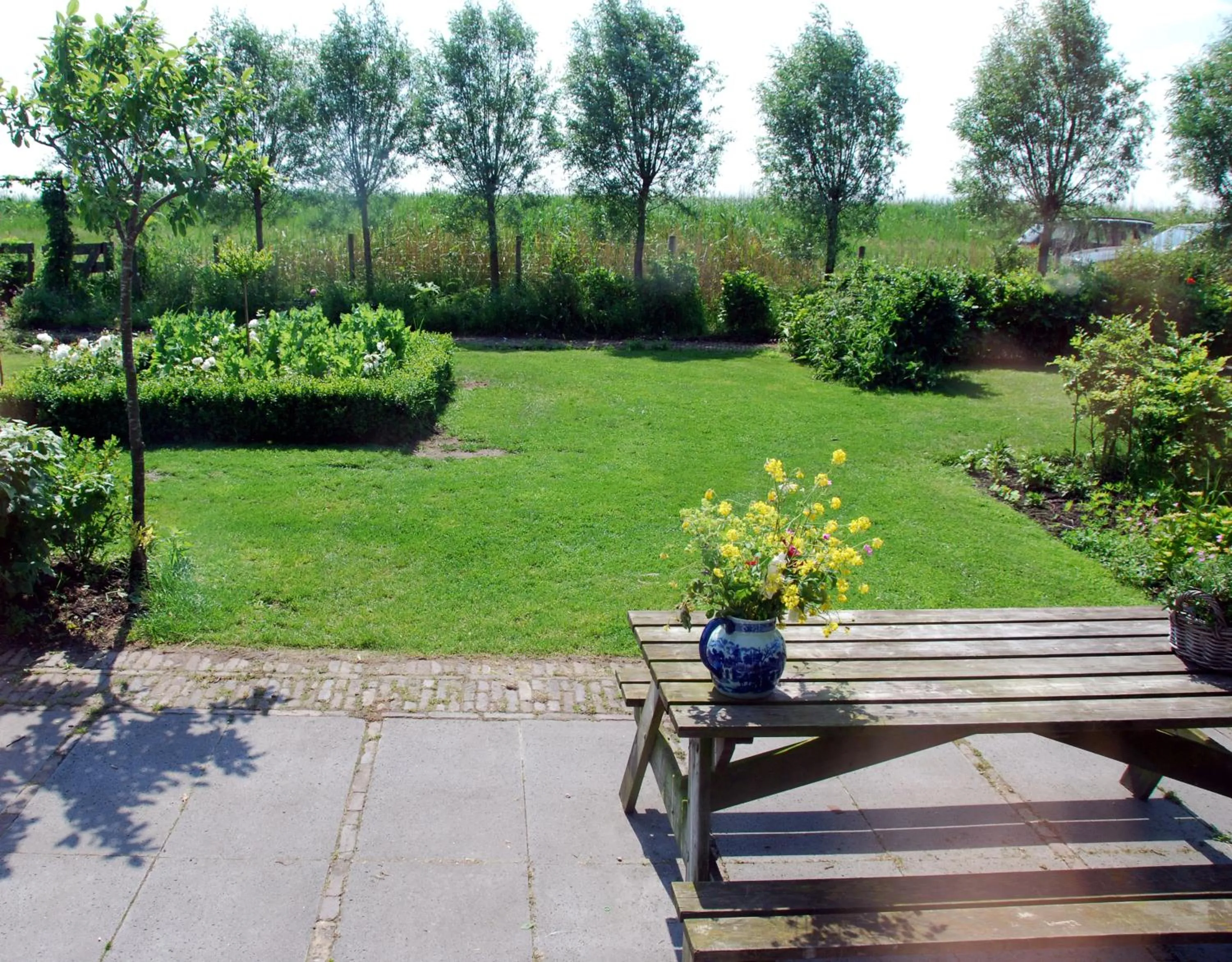 Garden in Bed In Waterland