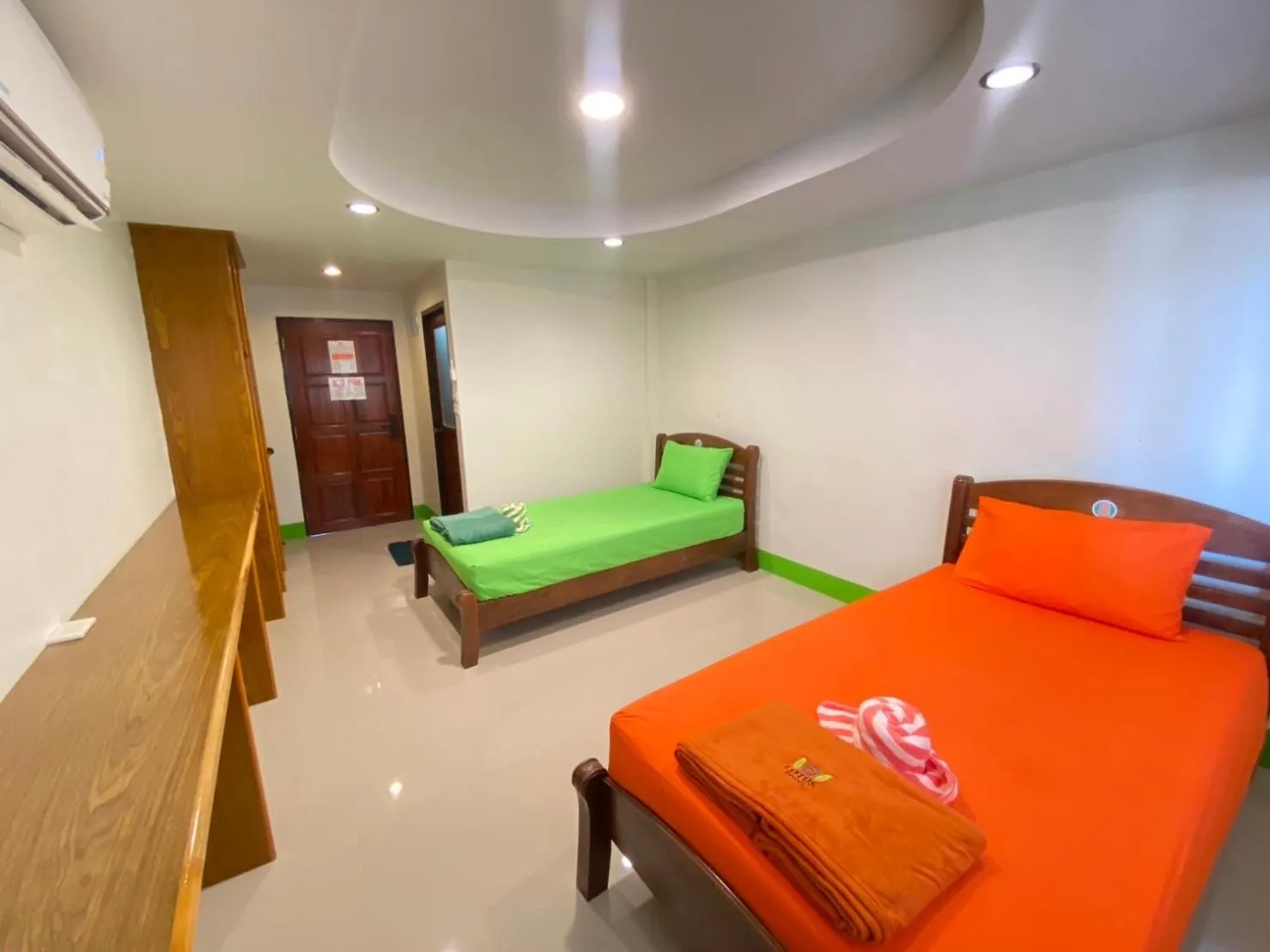 Bed in Lotus Hostel Beach Koh Tao