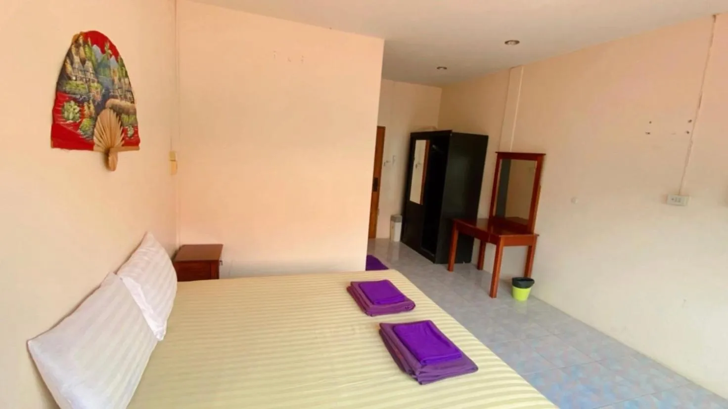 Bed in Lotus Hostel Beach Koh Tao