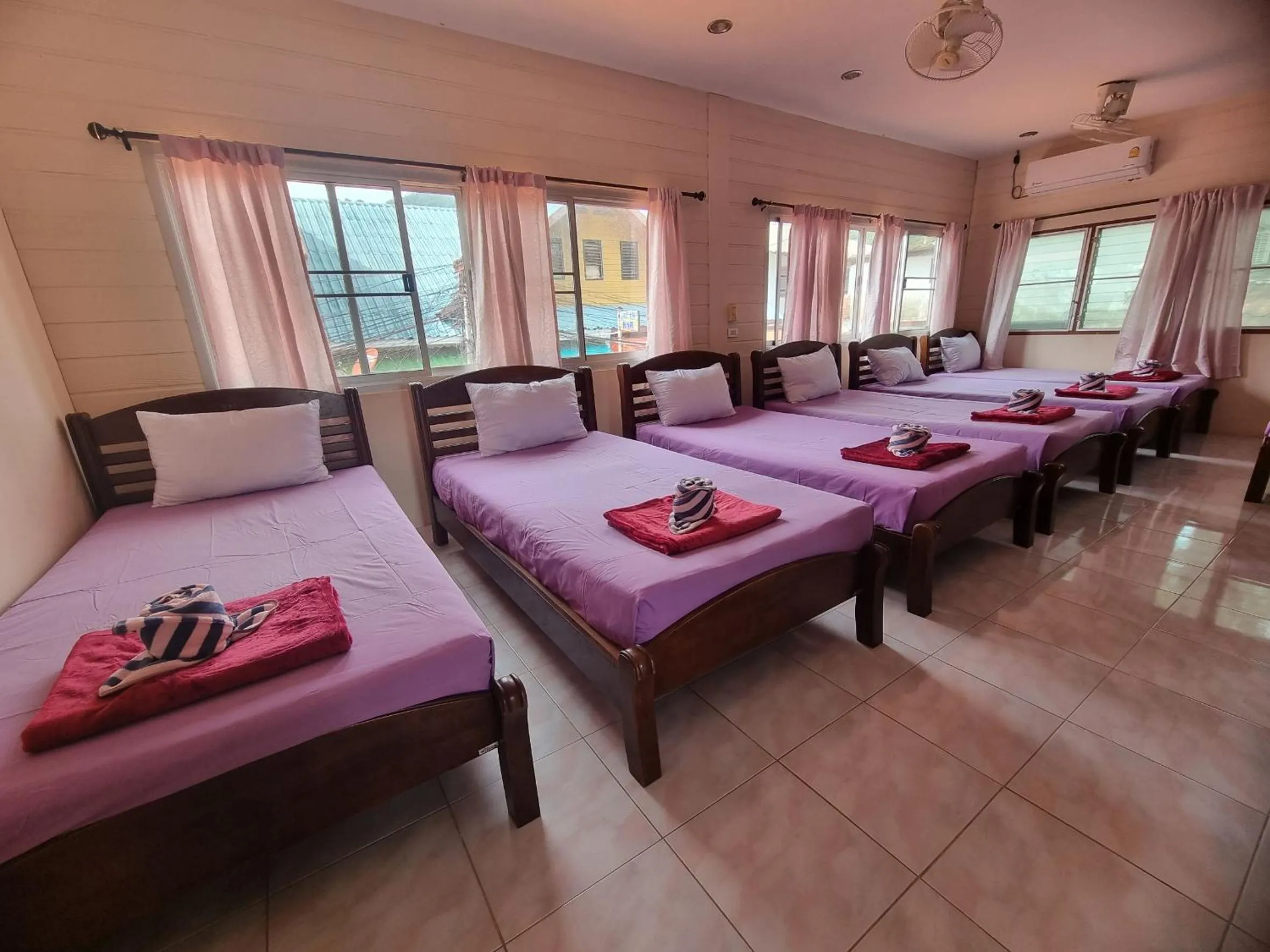 Photo of the whole room, Bed in Lotus Hostel Beach Koh Tao