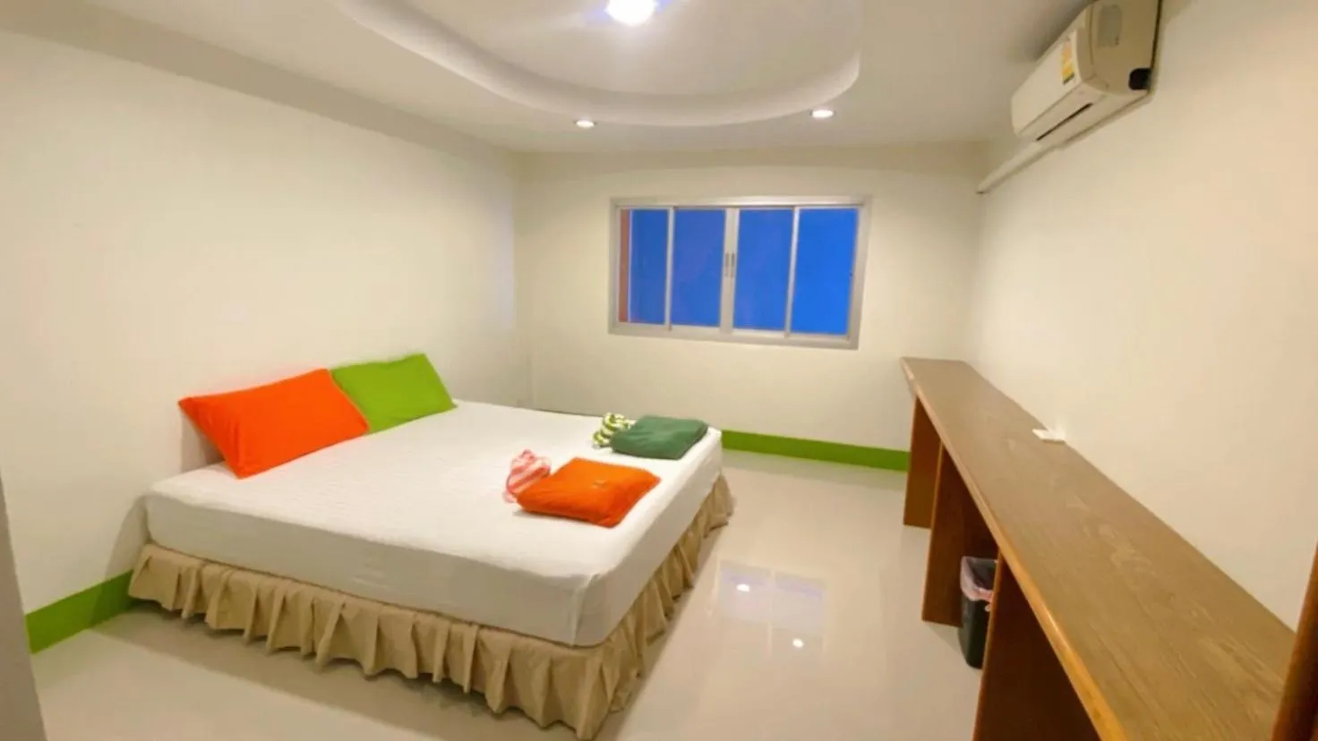 Bed in Lotus Hostel Beach Koh Tao