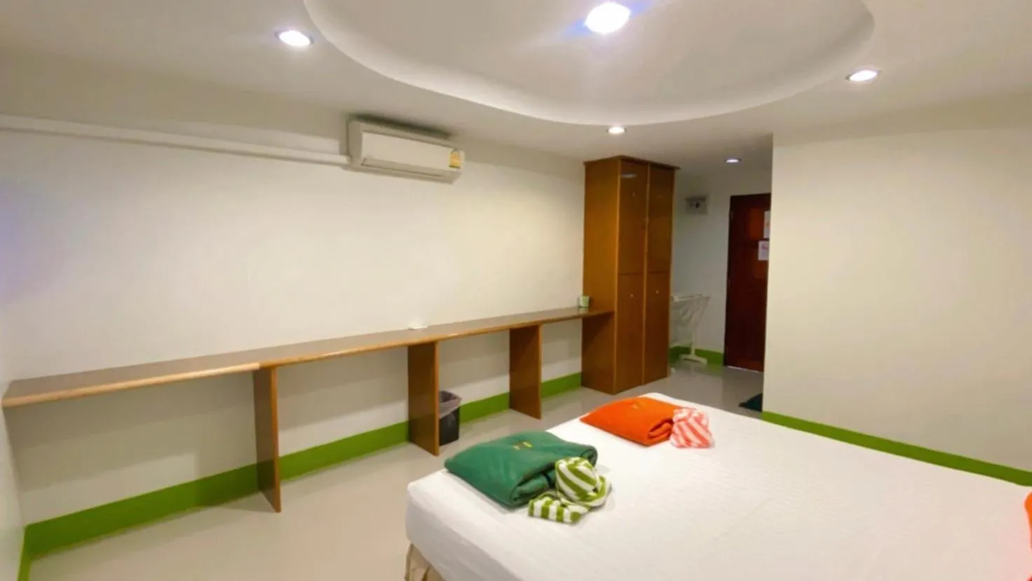 Bed in Lotus Hostel Beach Koh Tao