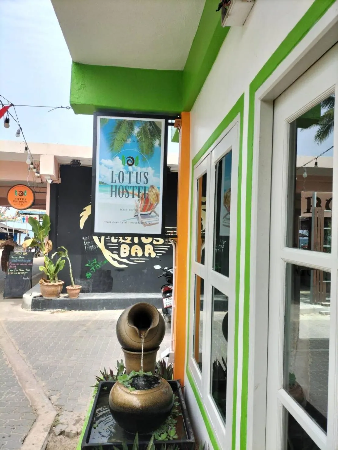 Lobby or reception in Lotus Hostel Beach Koh Tao