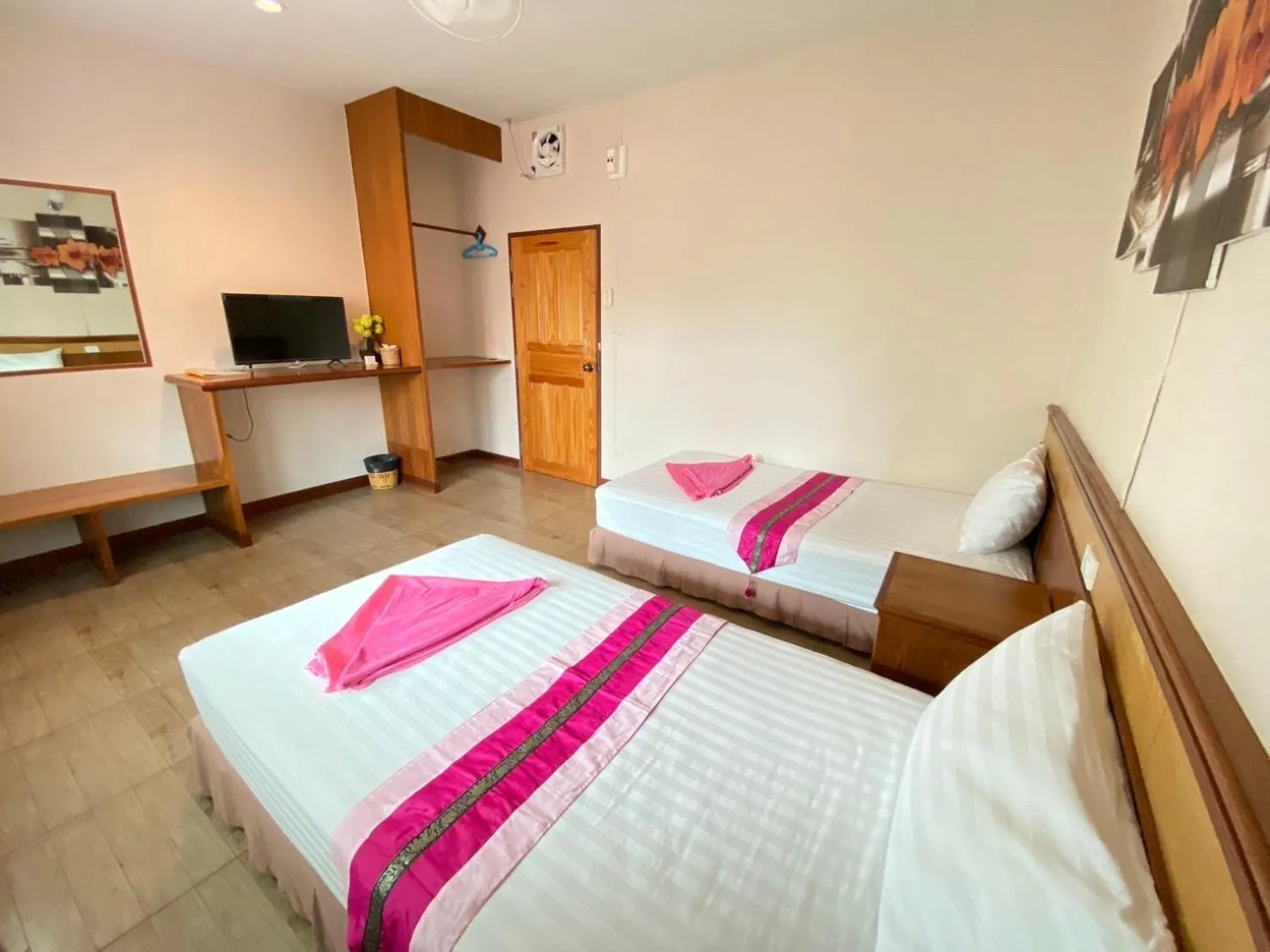 Bed in Lotus Hostel Beach Koh Tao