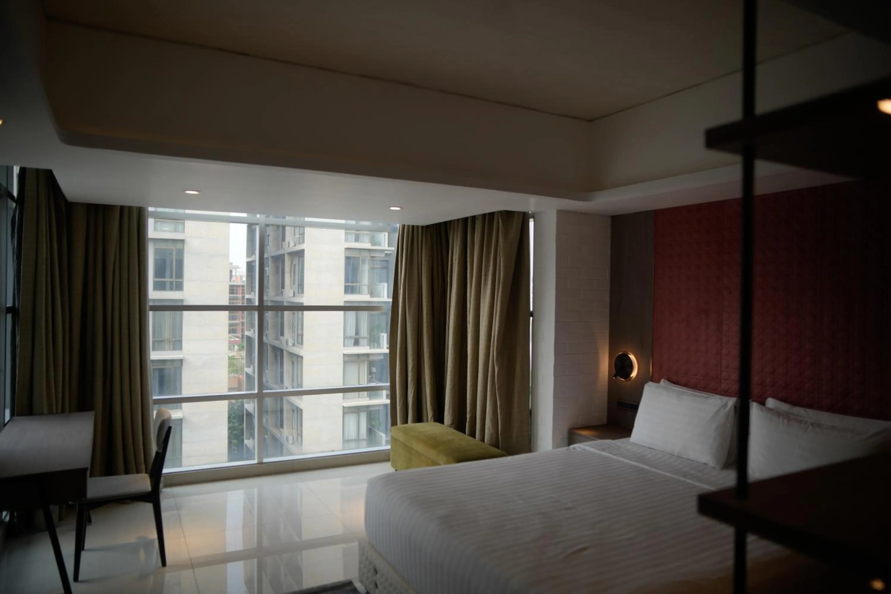 Bedroom, Bed in Lakeshore Heights