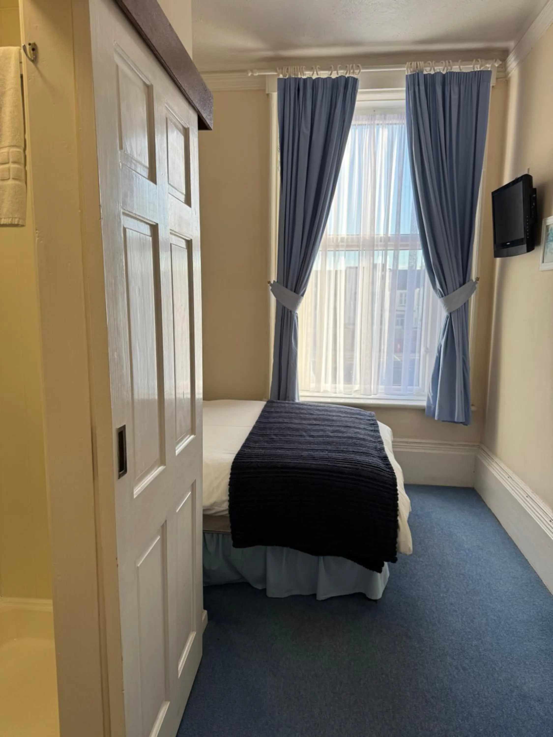 Bedroom, Bed in Marlow Lodge