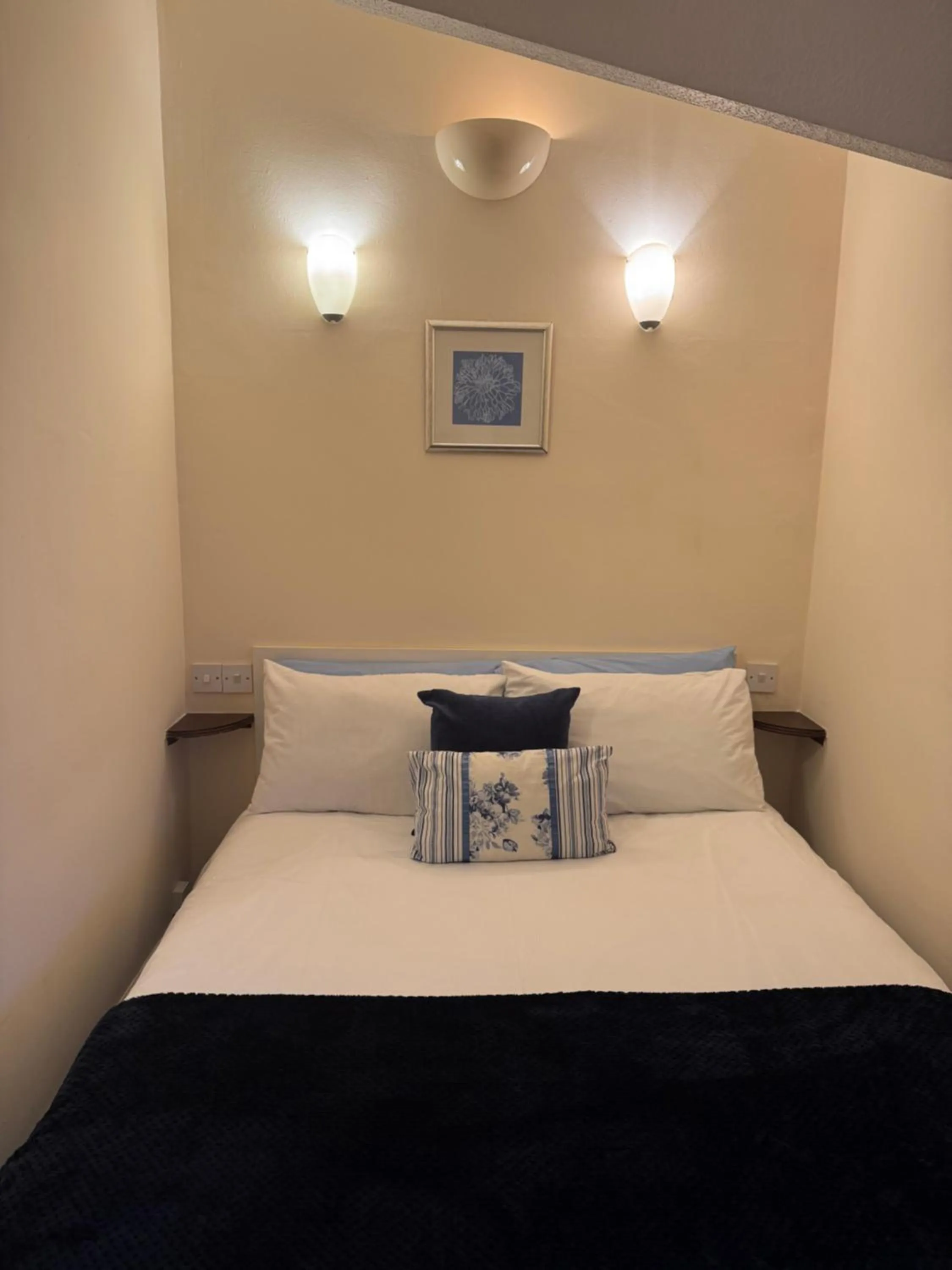 Bedroom, Bed in Marlow Lodge