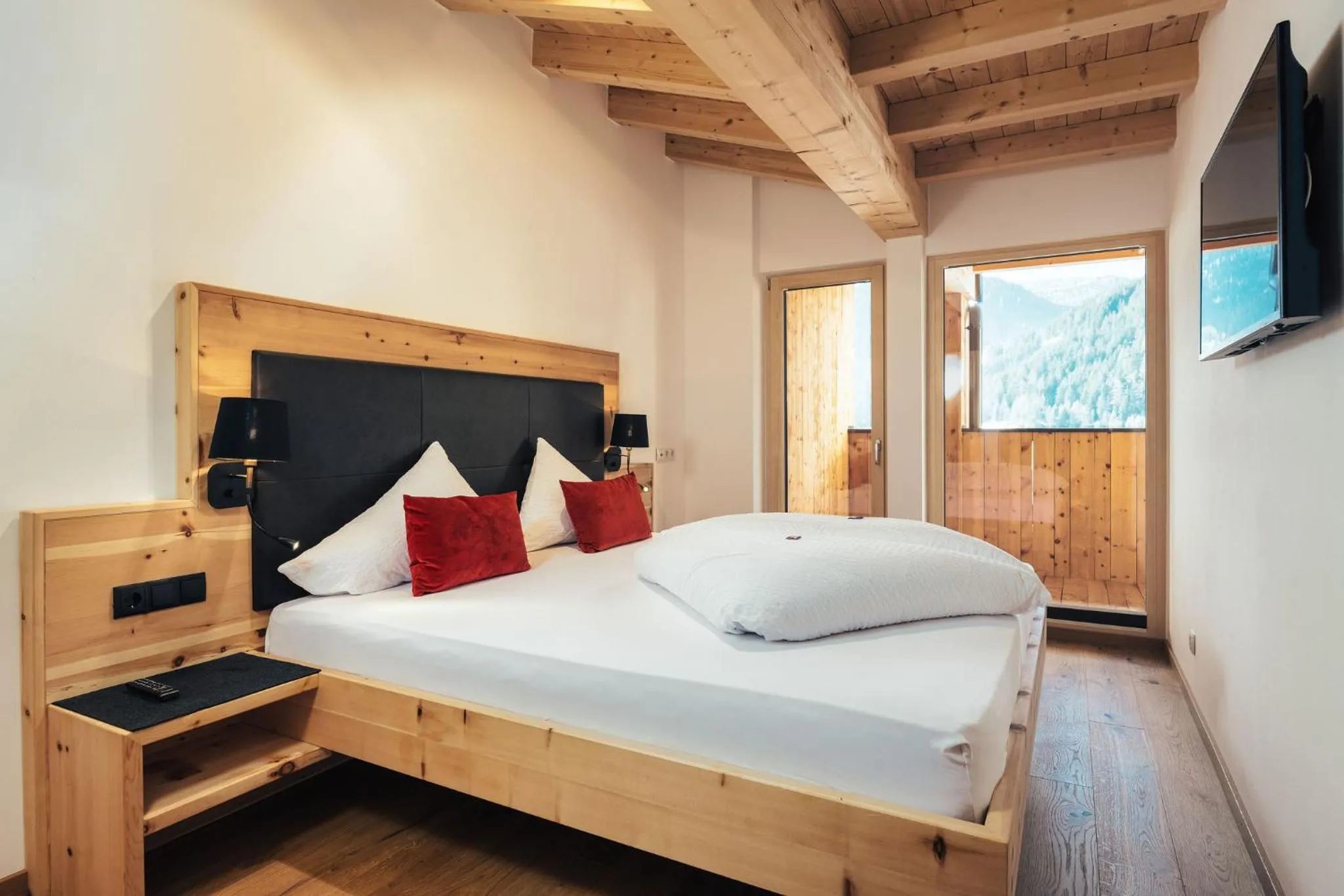 Photo of the whole room, Bed in Haus Piz Lad