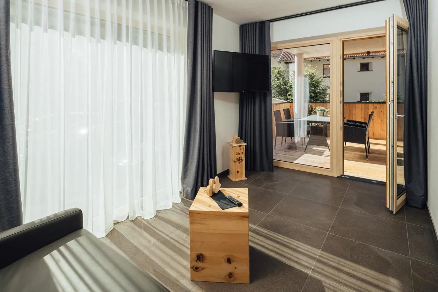 Living room, Bed in Haus Piz Lad