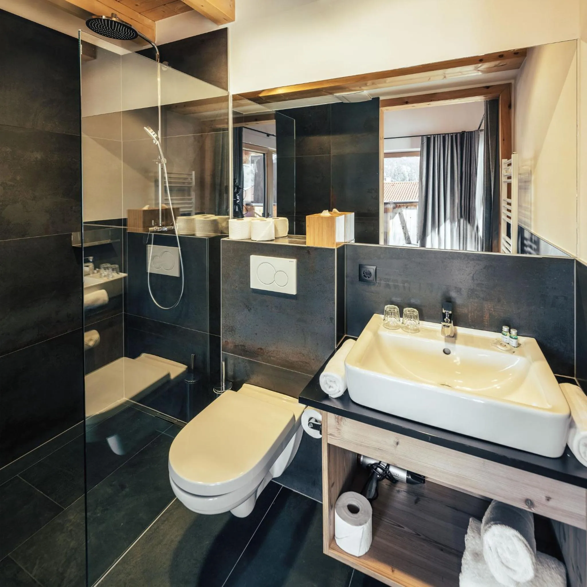 Toilet in Haus Piz Lad