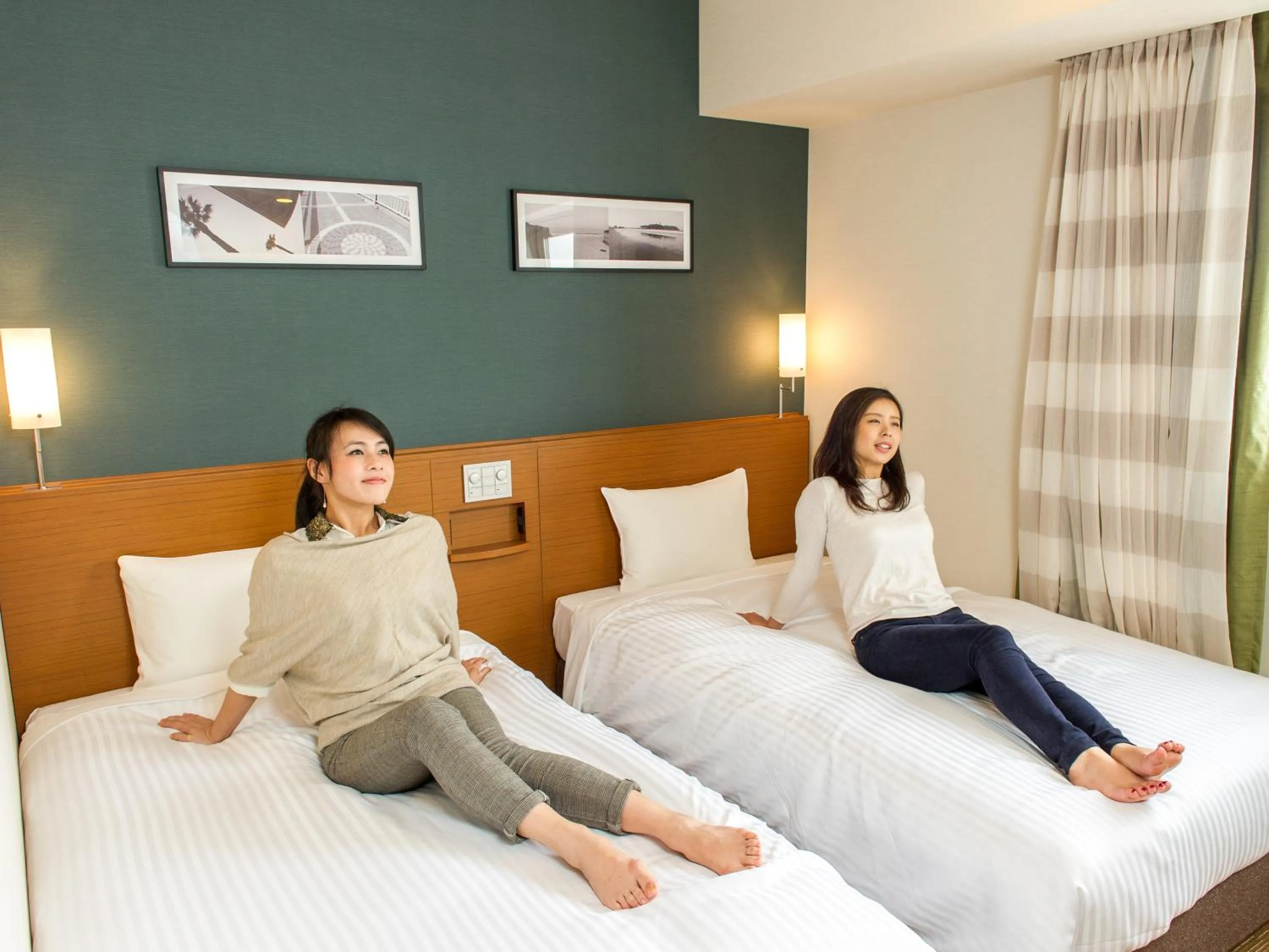 People in Sotetsu Fresa Inn Fujisawa-Minamiguchi