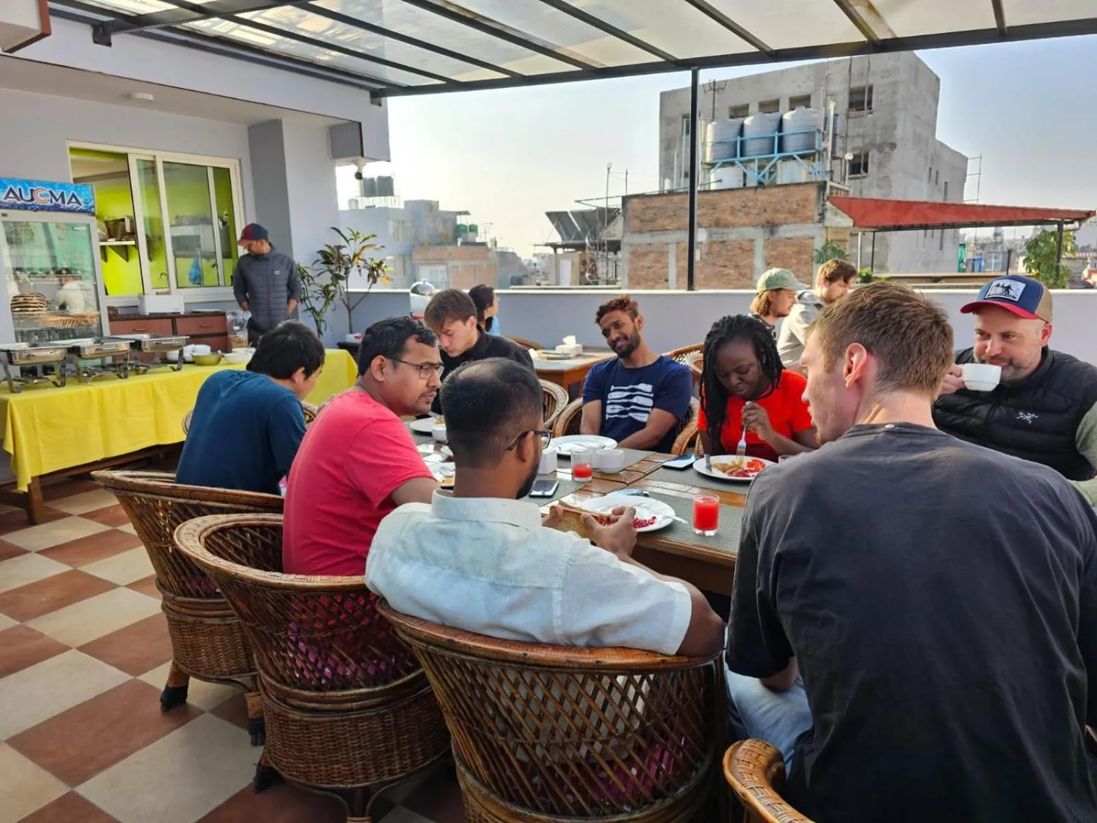 Restaurant/places to eat in Hotel Pipal Tree