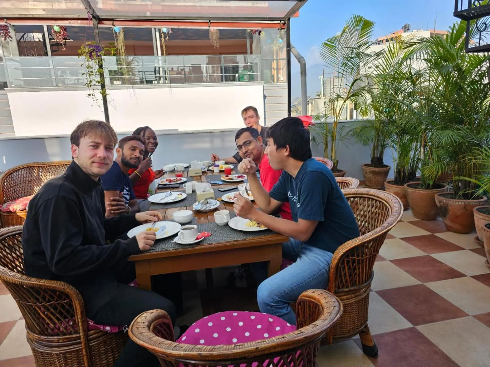 Restaurant/places to eat in Hotel Pipal Tree