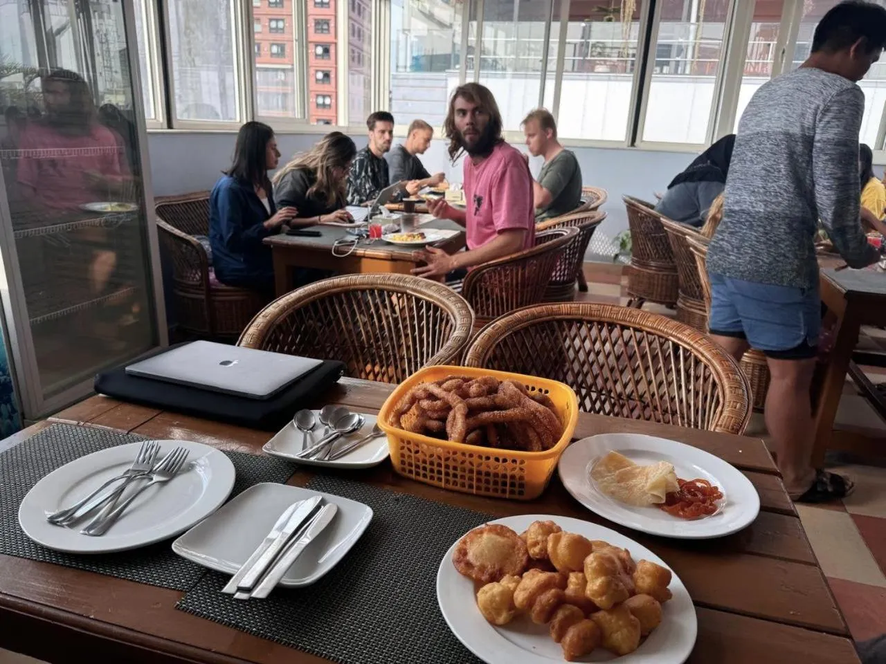 Restaurant/places to eat in Hotel Pipal Tree