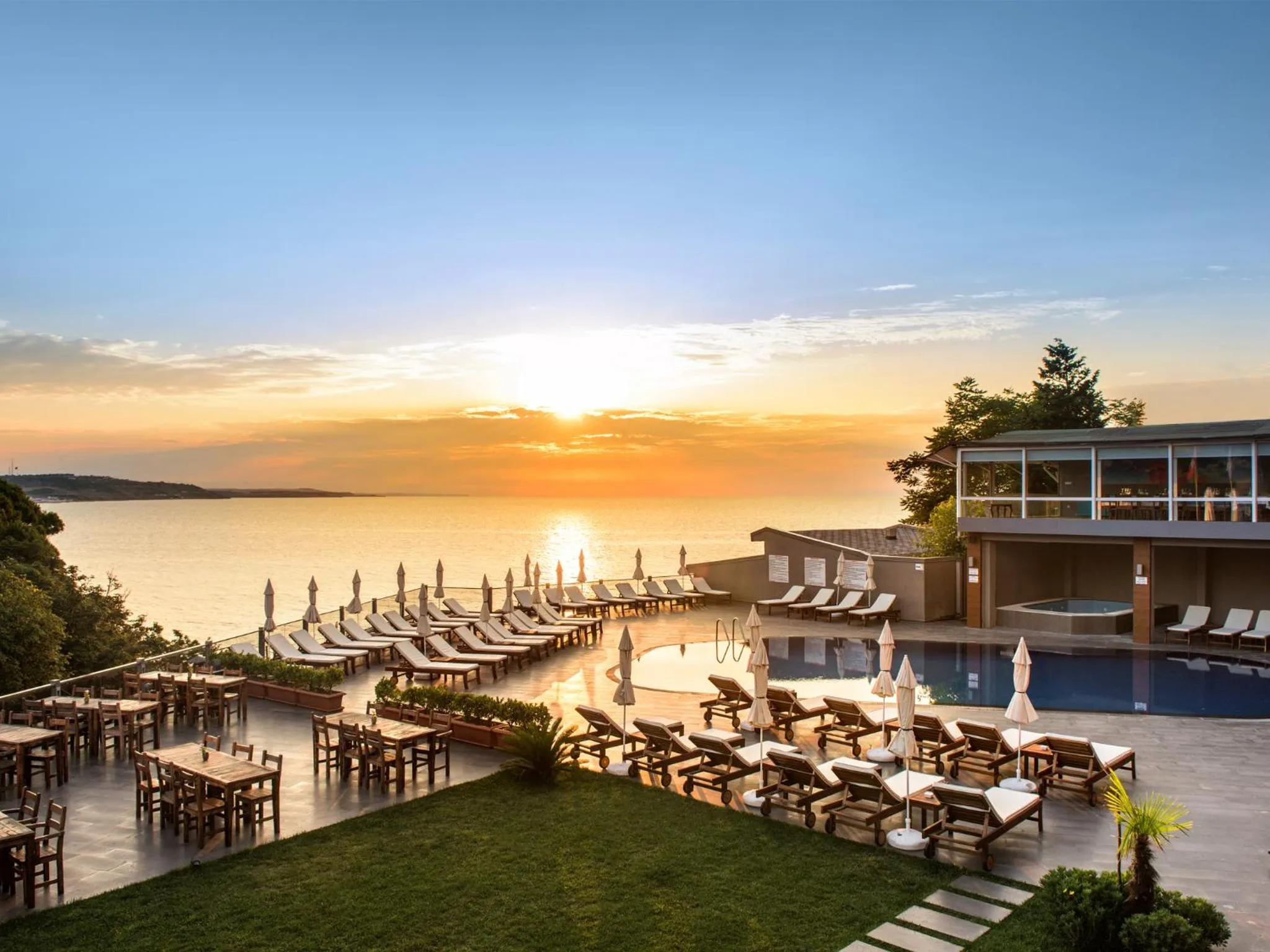 Swimming pool in Kilya Hotel