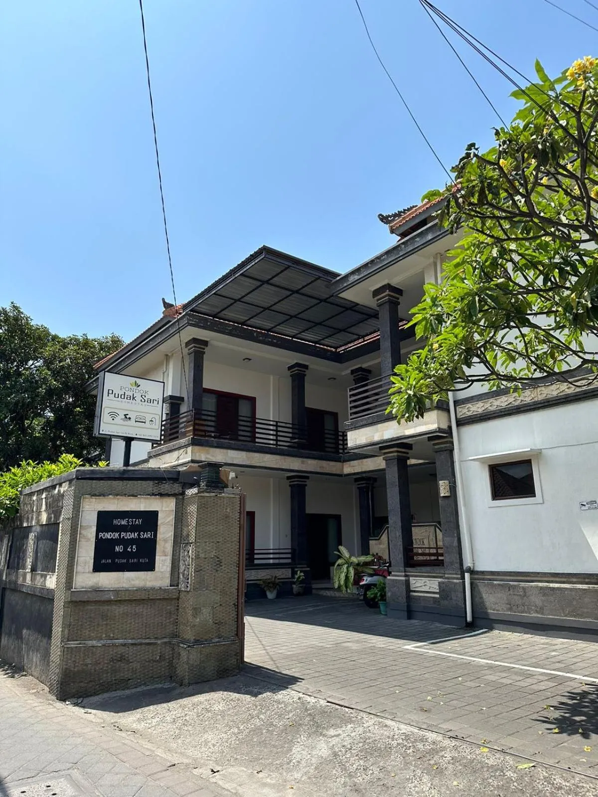 Property building in Pudak Sari Homestay