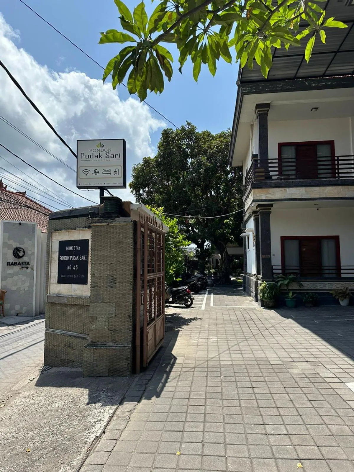 Property building in Pudak Sari Homestay