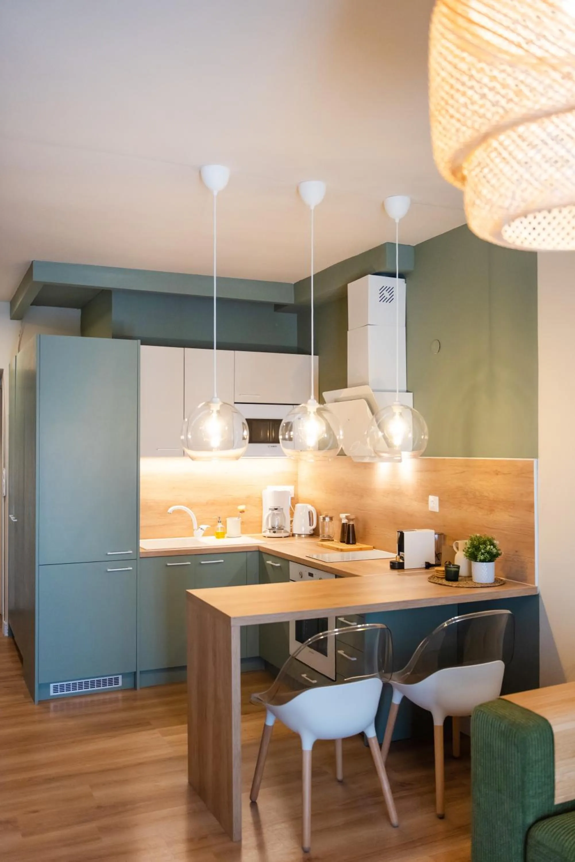 Coffee/tea facilities in Mandarin apartments by halu!