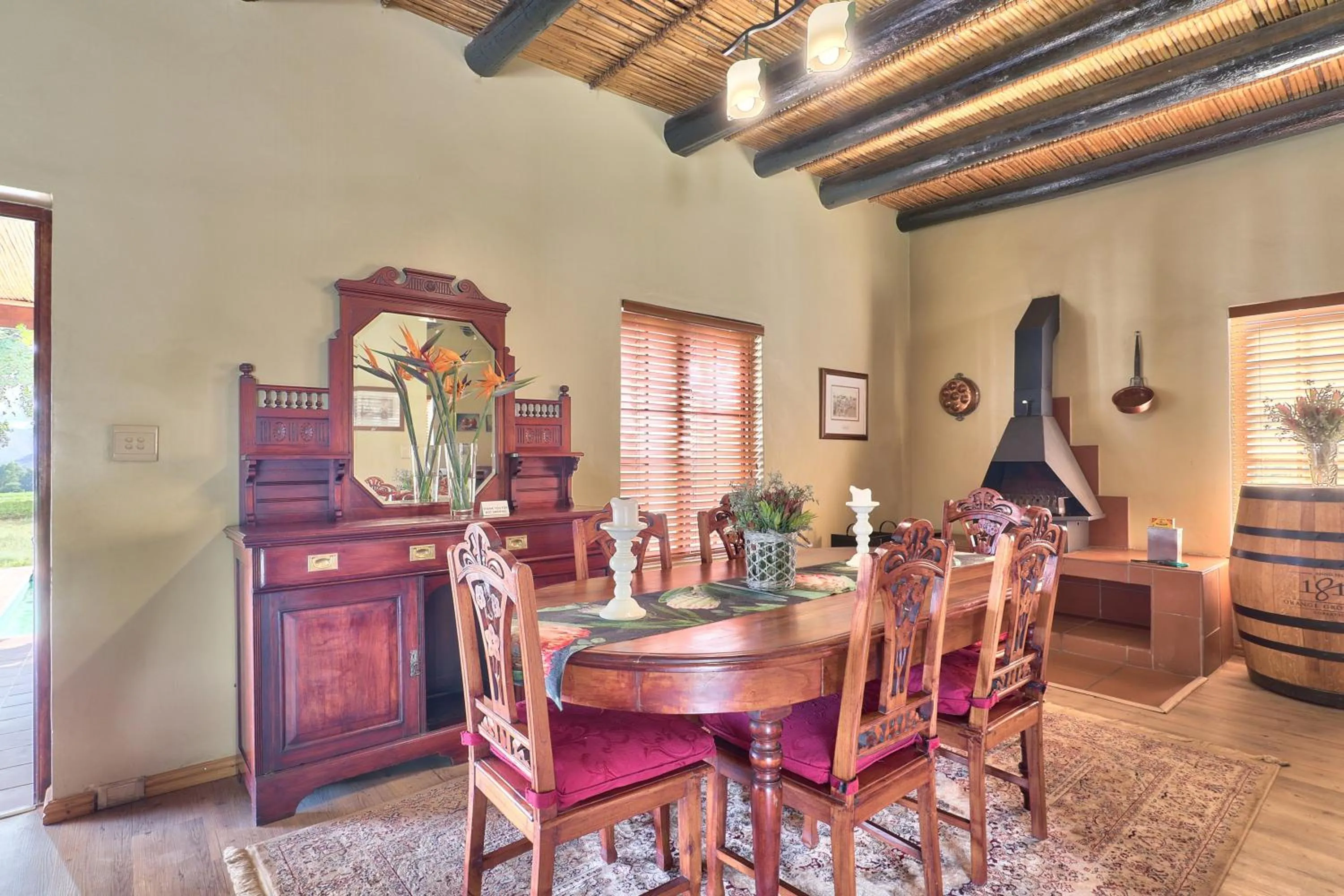 Kitchen or kitchenette in Orange Grove