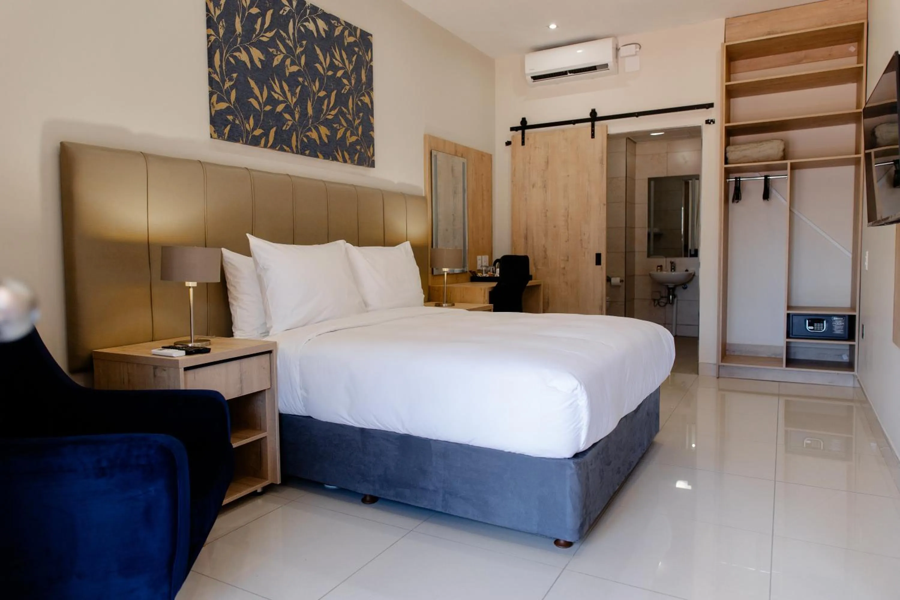 TV and multimedia in Acres Inn Klerksdorp