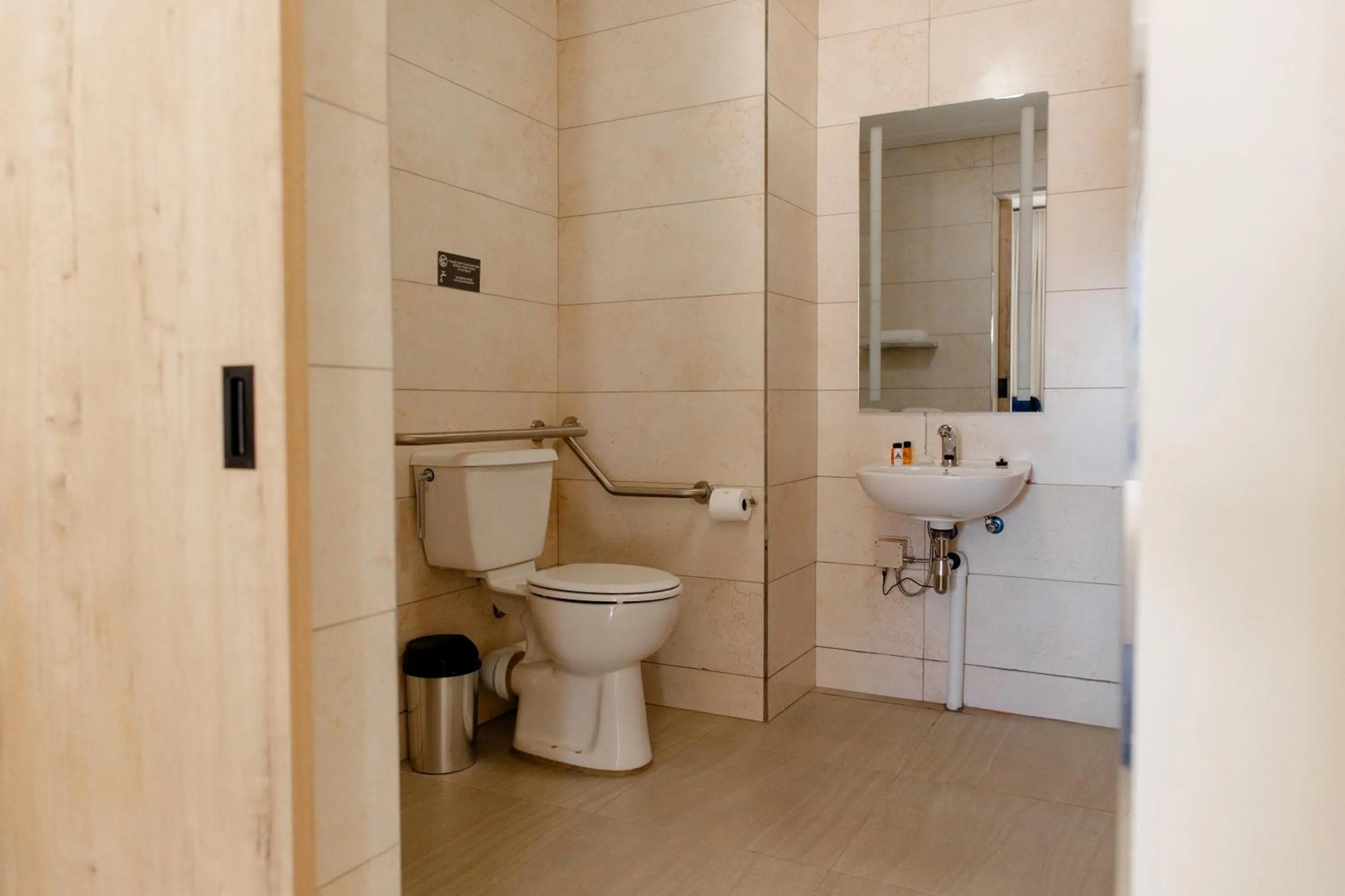 Bathroom in Acres Inn Klerksdorp