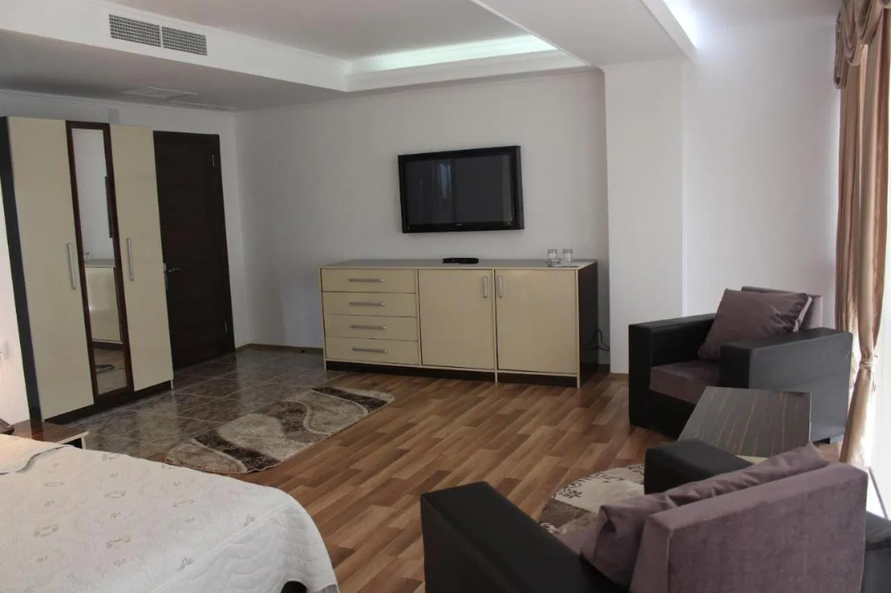 Seating Area in Argo Hotel