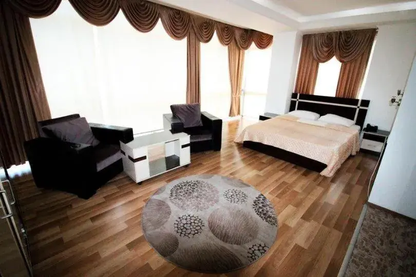 Suite with City View - single occupancy in Argo Hotel Suite with City View - single occupancy in Argo Hotel