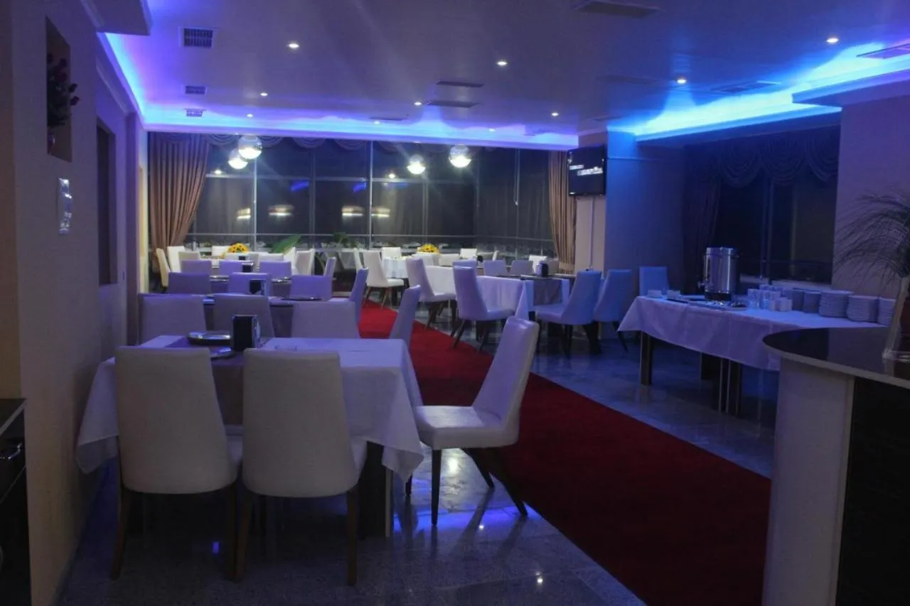 Restaurant/Places to Eat in Argo Hotel