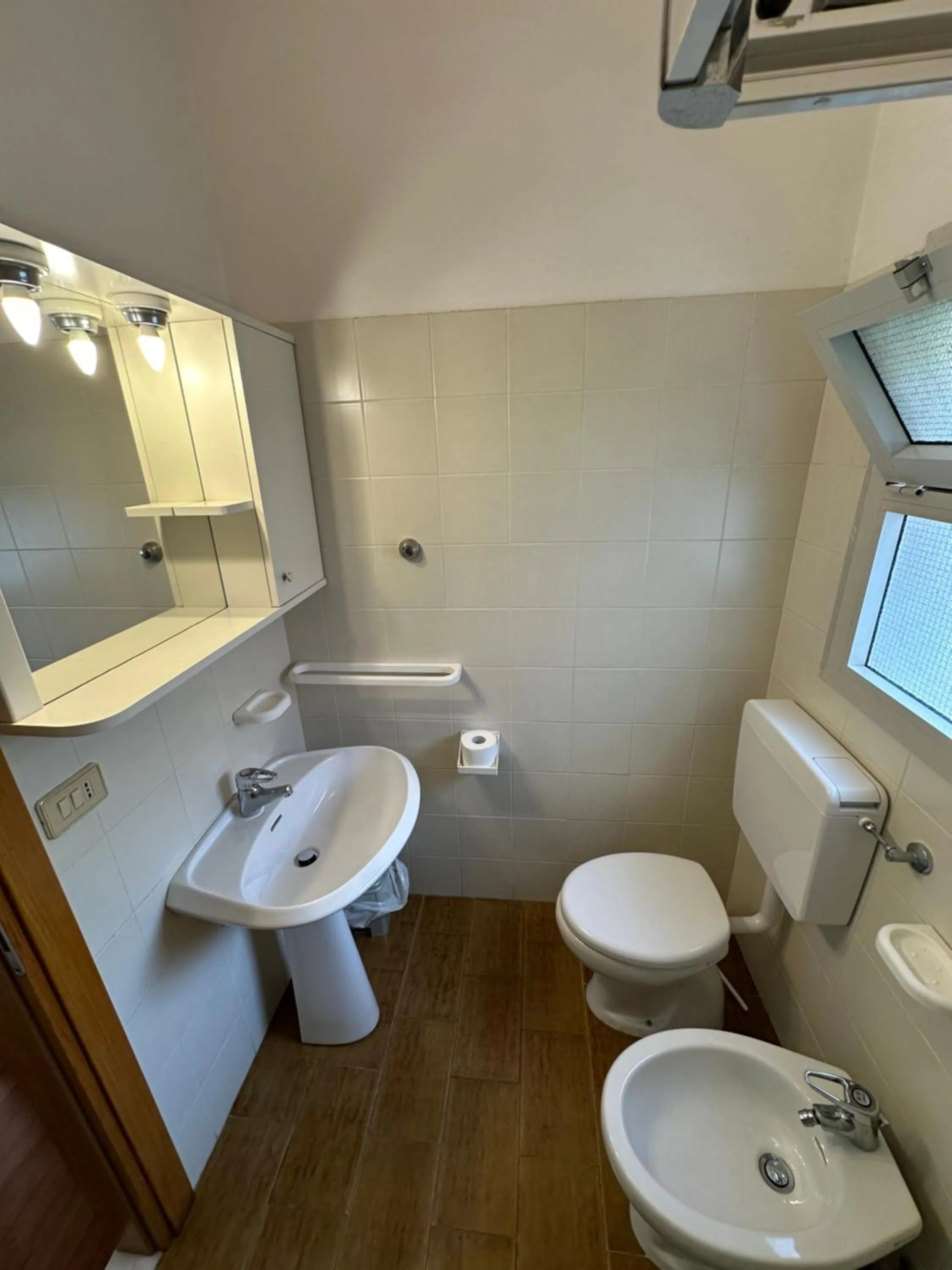 Toilet in Marconi Bilocale - Agenzia Cocal