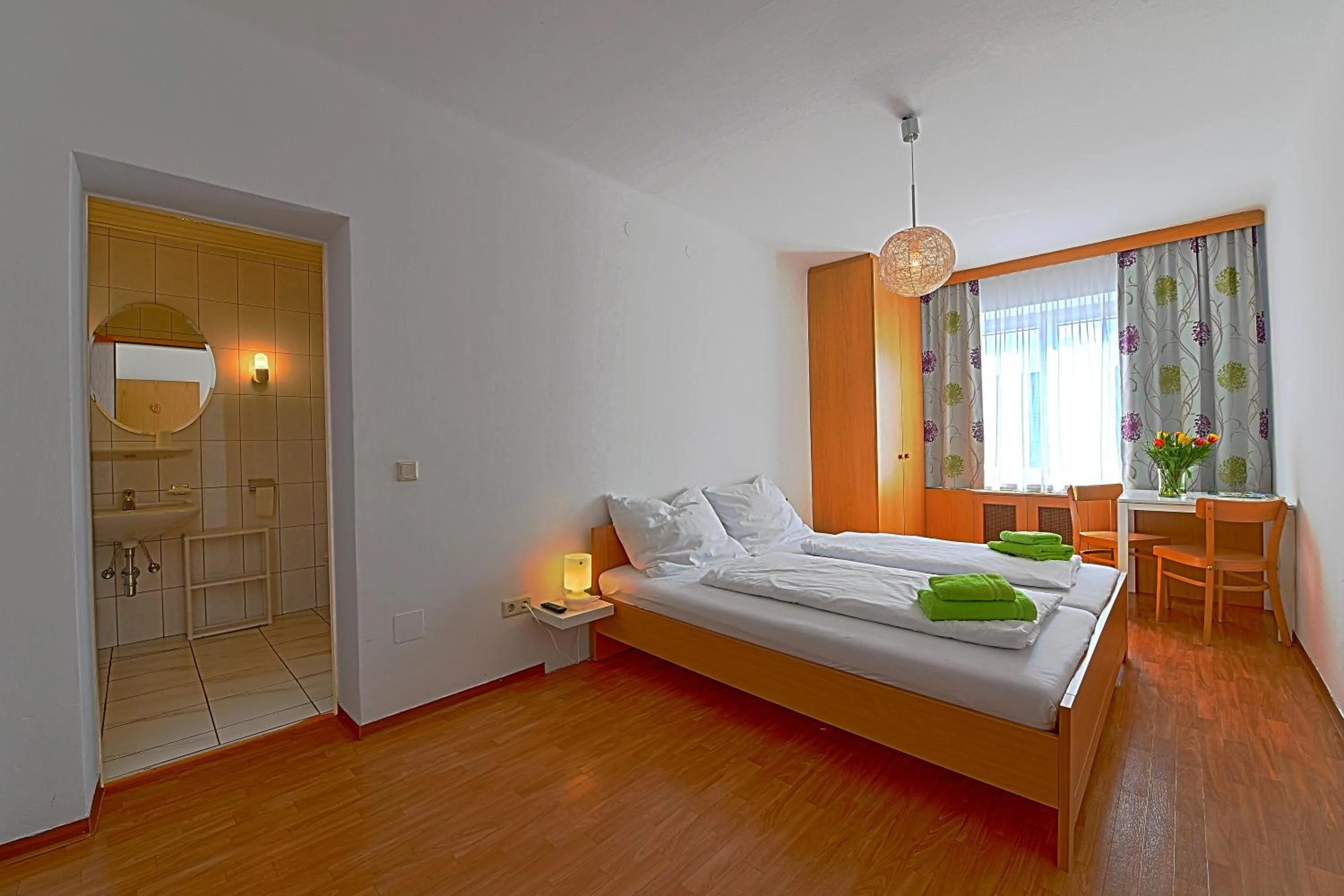 Other in sWirtshaus M&N