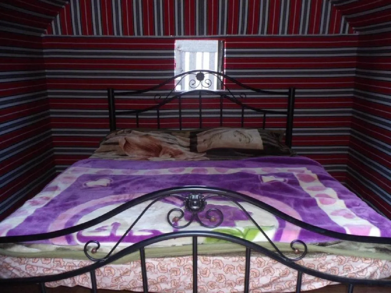 Bed in Wadirum winter