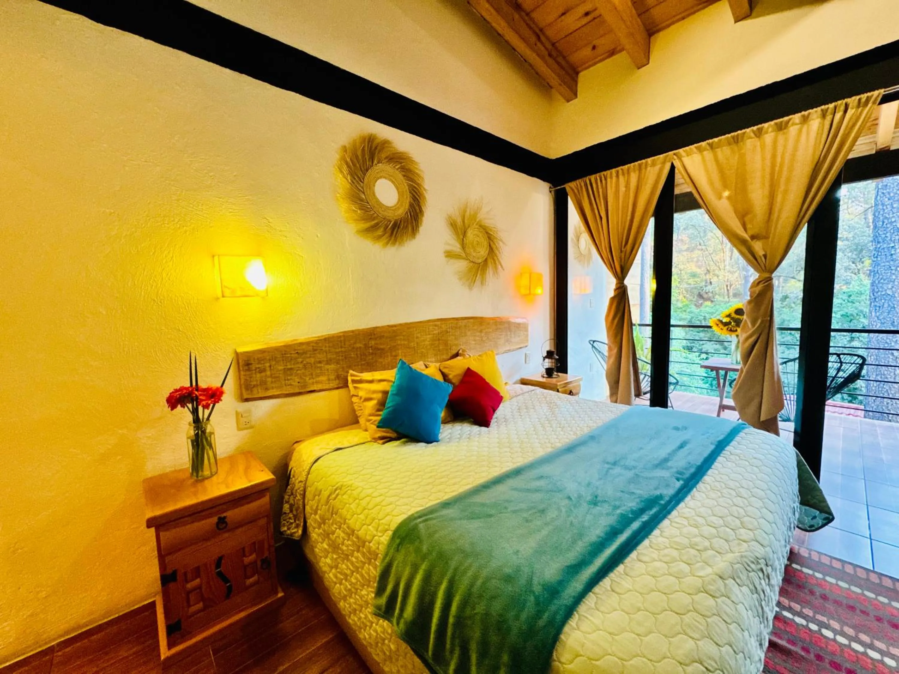 Bed in Encino House Hotel Boutique