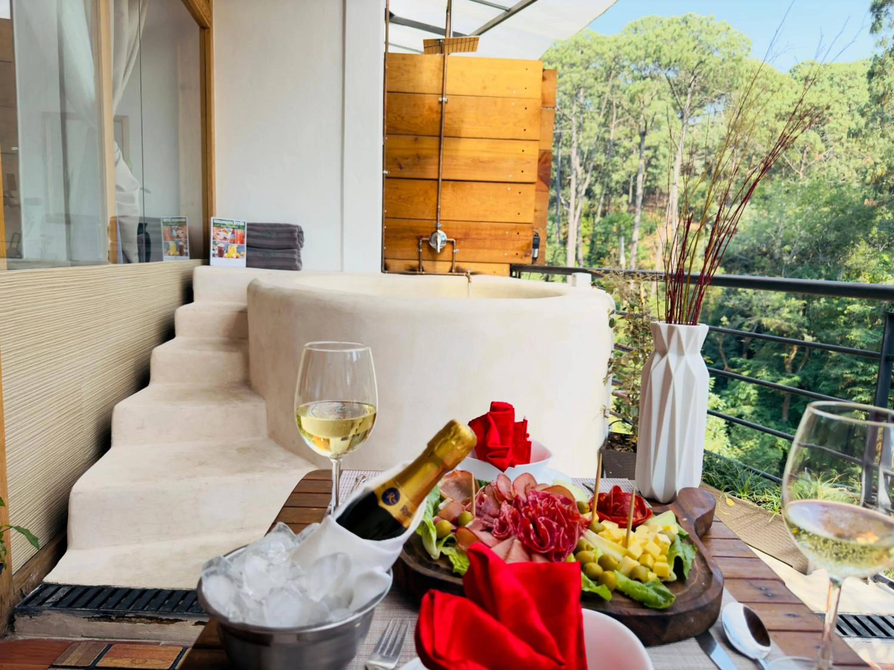 Spring in Encino House Hotel Boutique