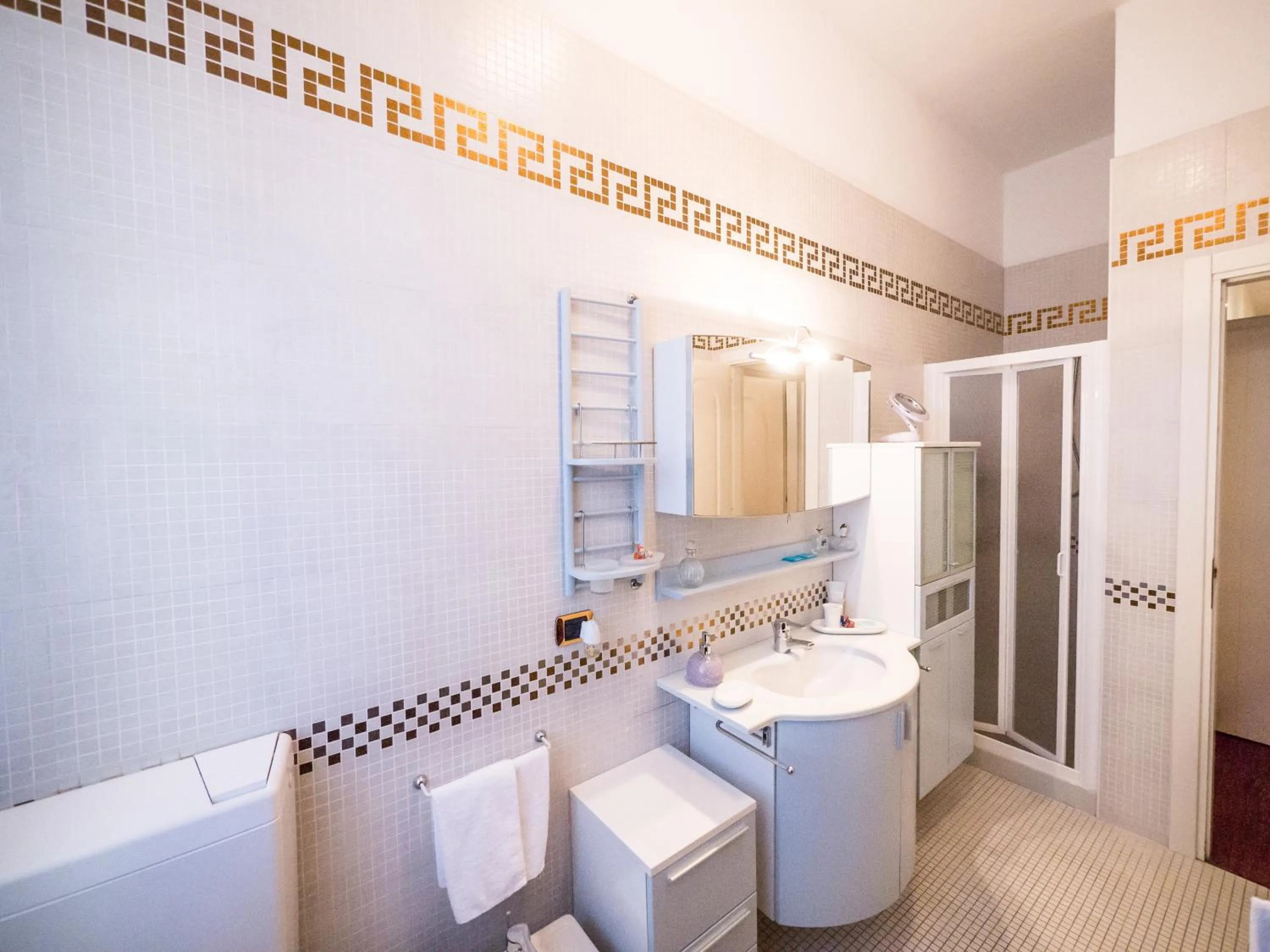 Bathroom in Villa Bellini Room&Breakfast