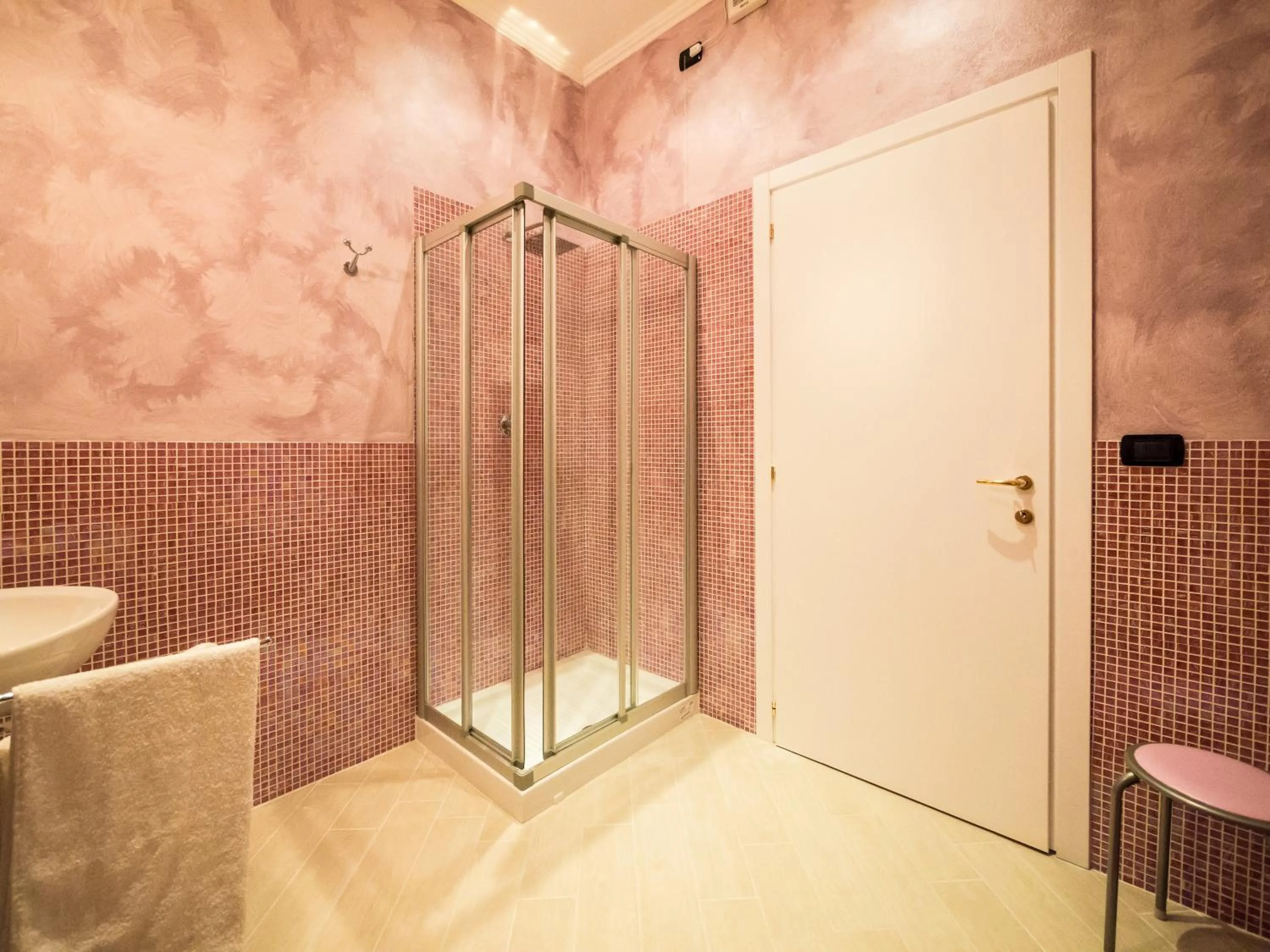 Bathroom in Villa Bellini Room&Breakfast